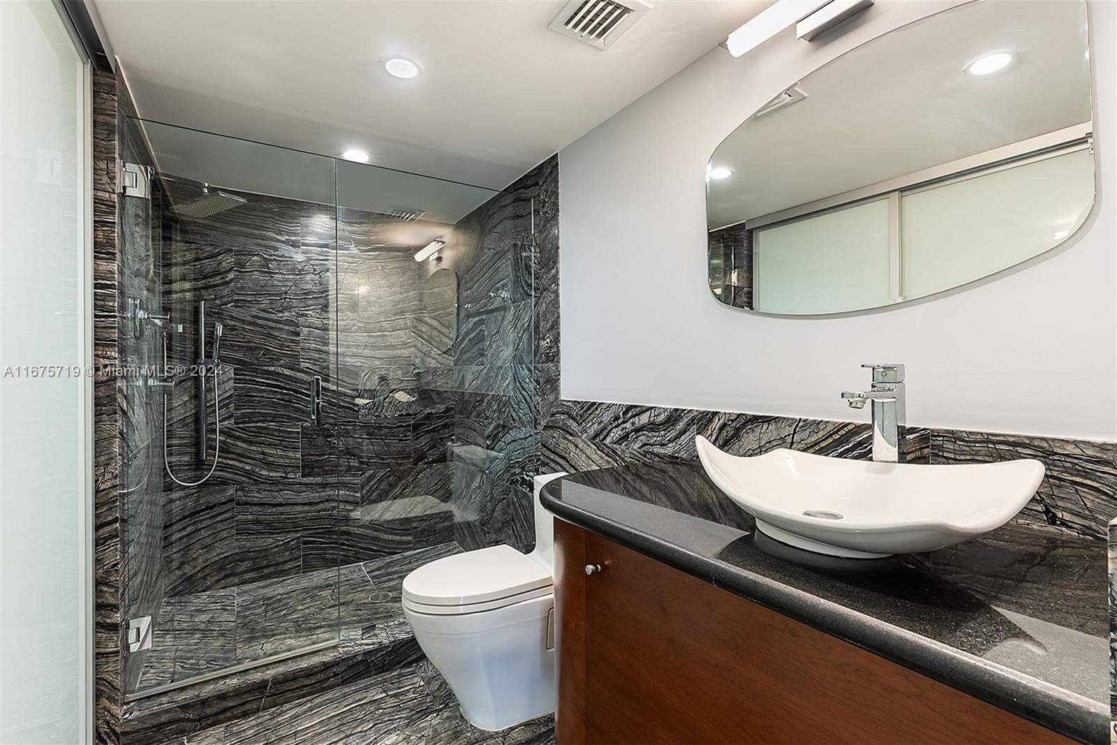 16400 Collins Ave # 1042