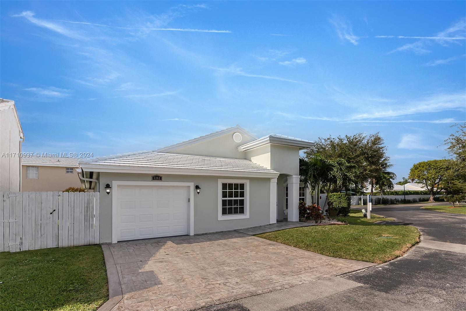6102 SW 114th Ct