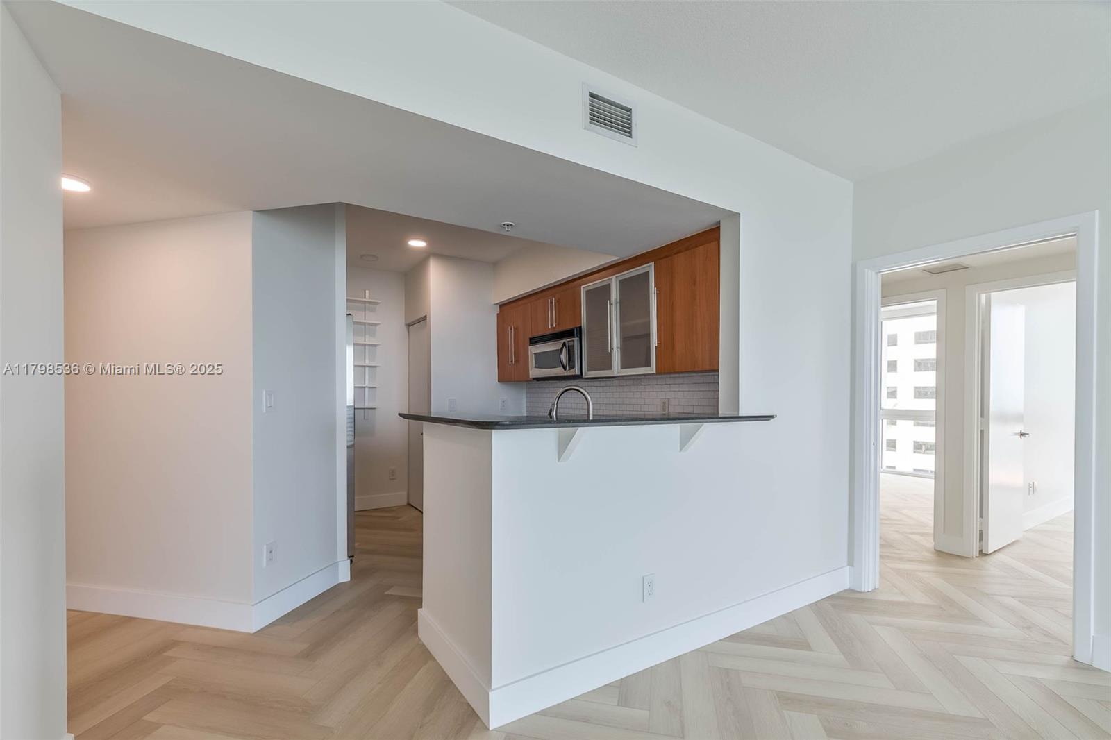 335 S Biscayne Blvd # 1012, Miami Unit: 1012