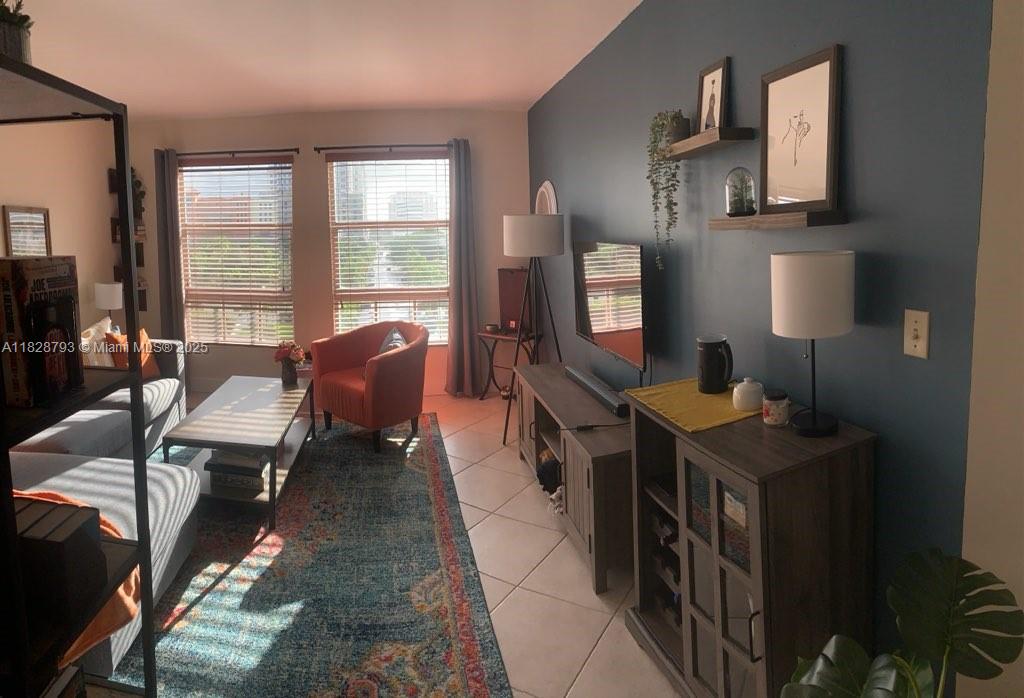 2351 Douglas Rd # 505