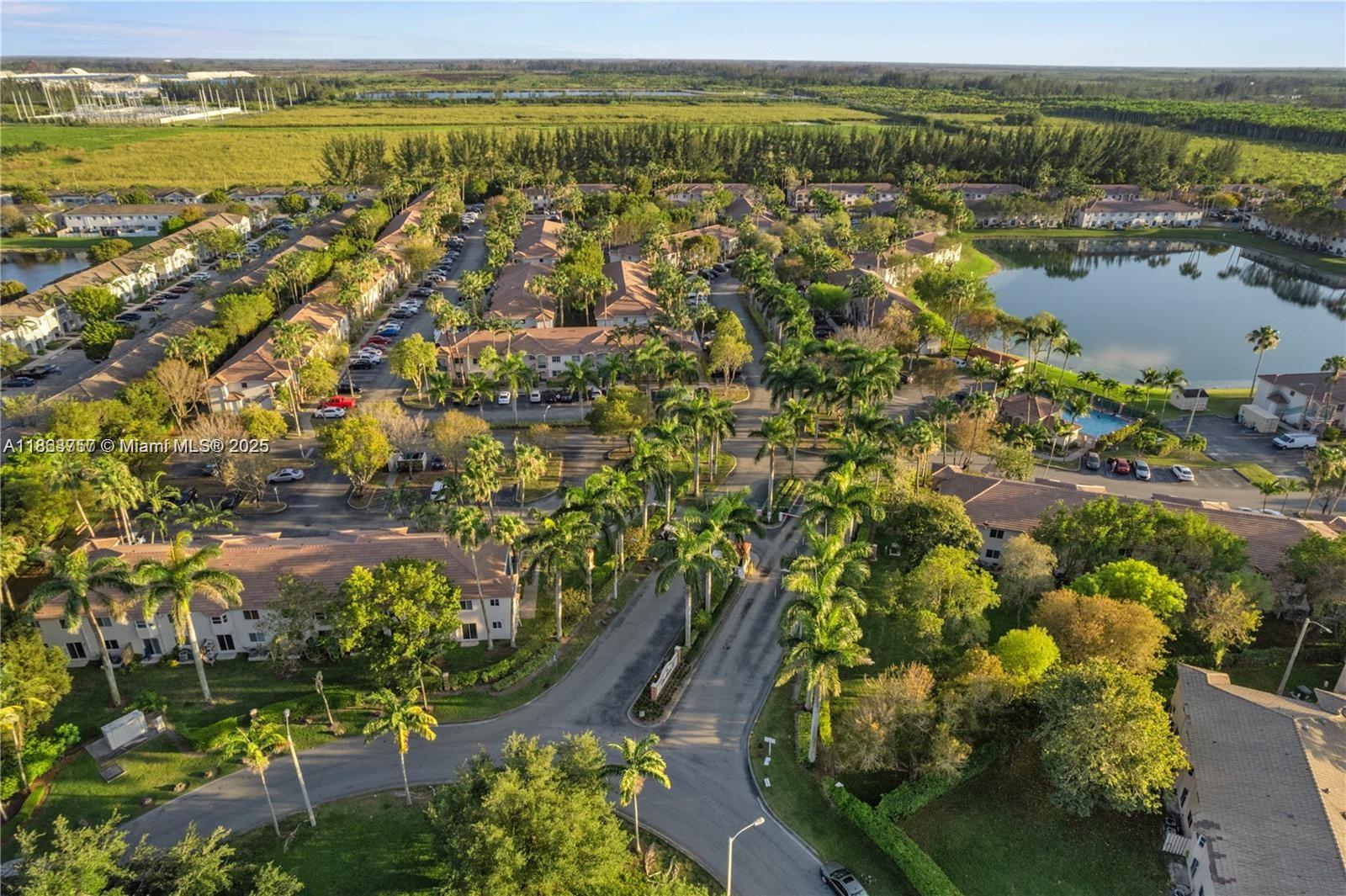 2911 SE 13th Ave # 49 Unit: 205-49