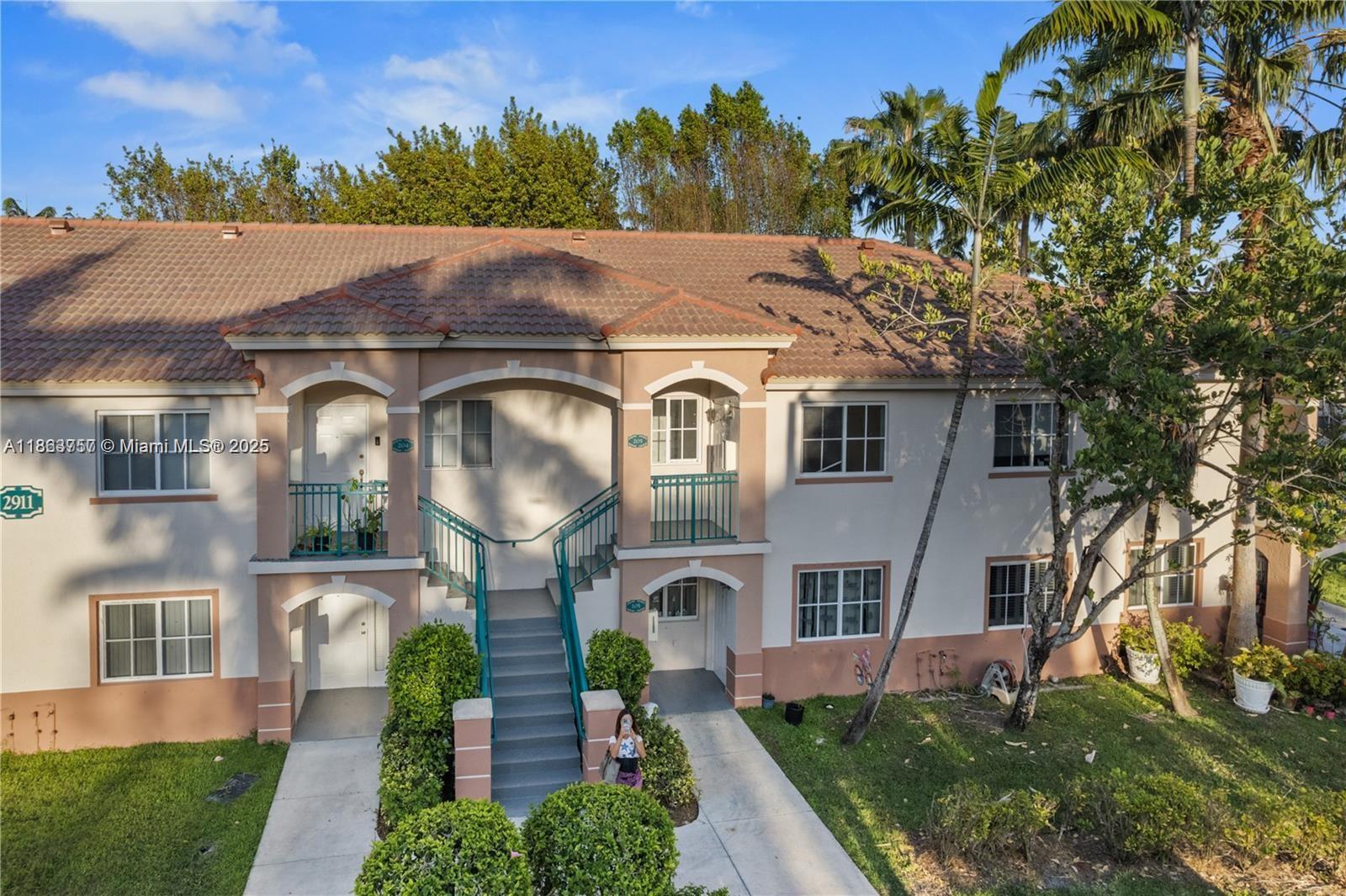 2911 SE 13th Ave # 49 Unit: 205-49