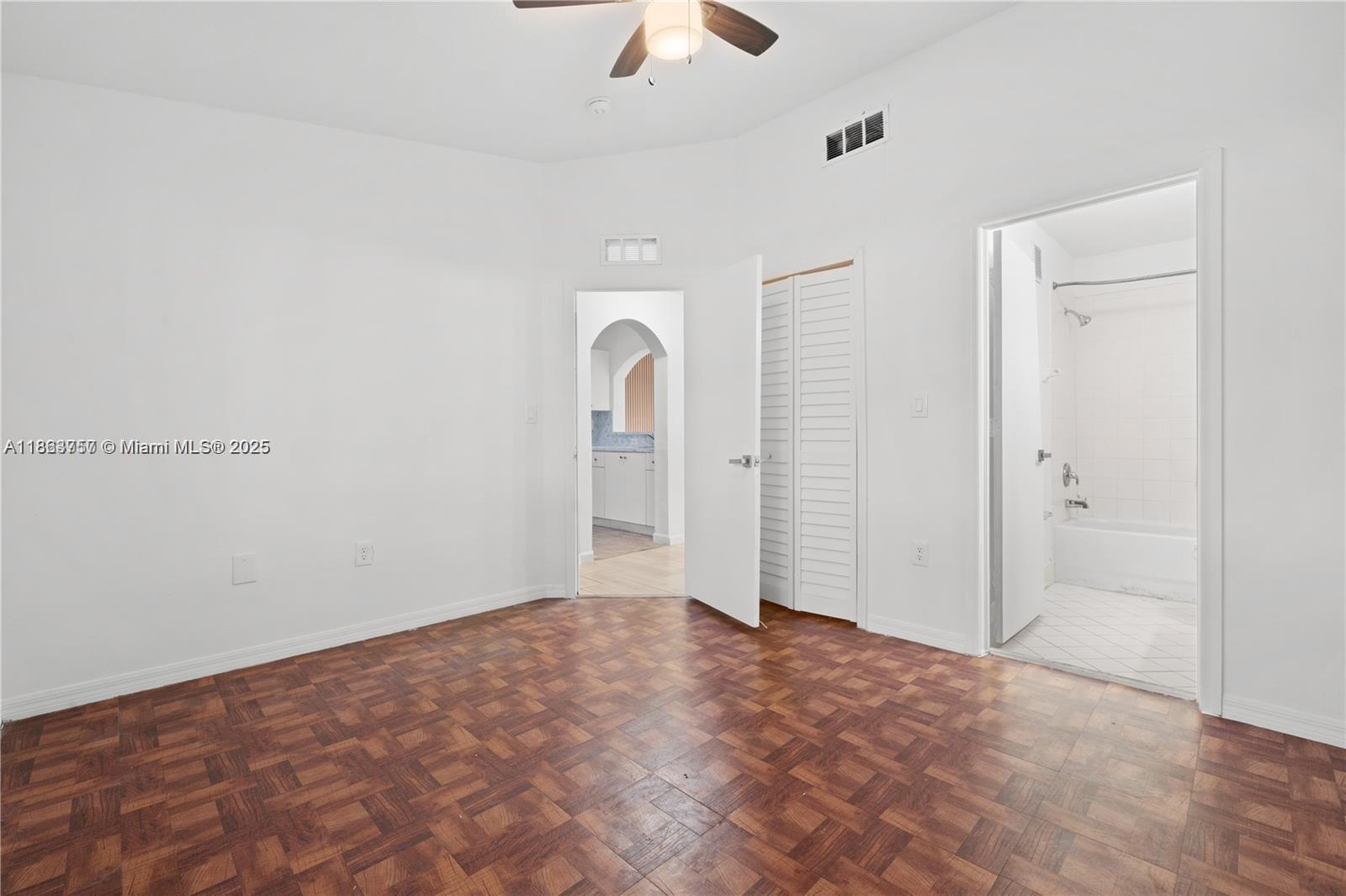 2911 SE 13th Ave # 49 Unit: 205-49