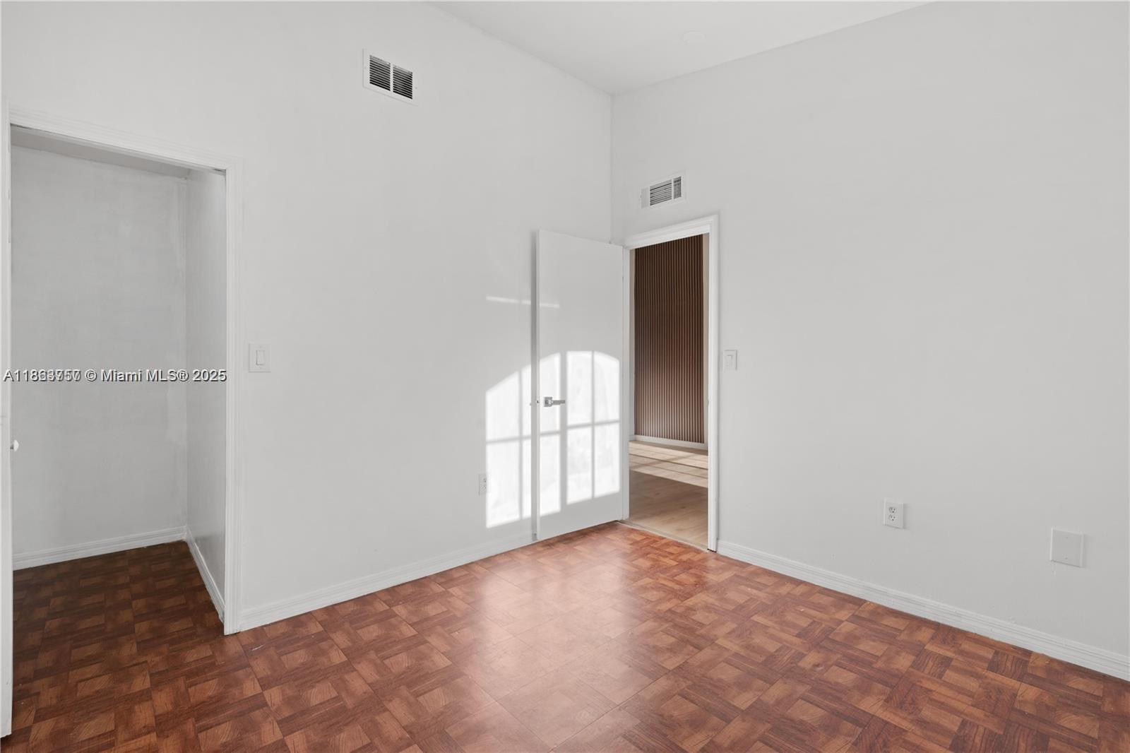 2911 SE 13th Ave # 49 Unit: 205-49