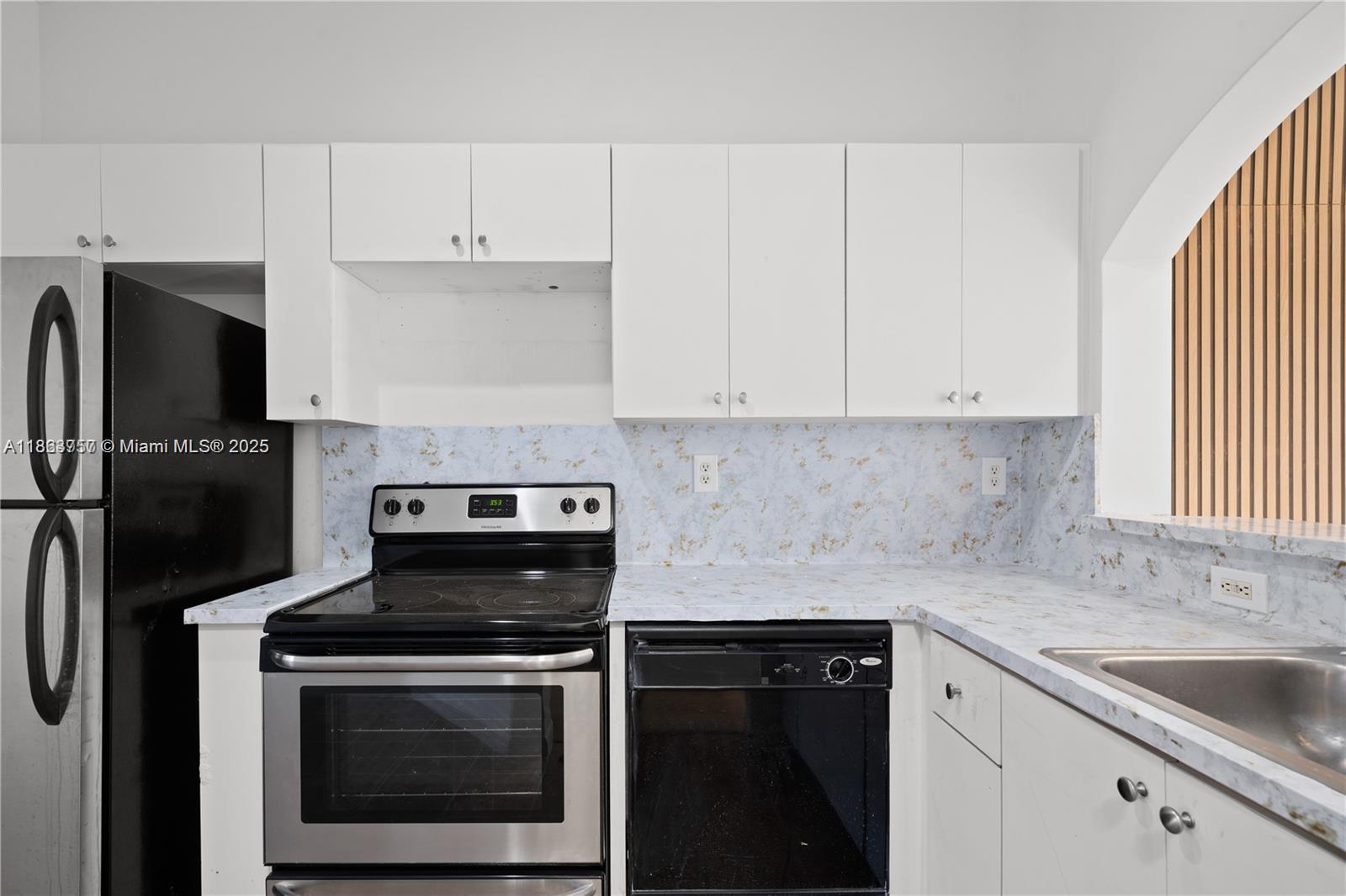 2911 SE 13th Ave # 49 Unit: 205-49