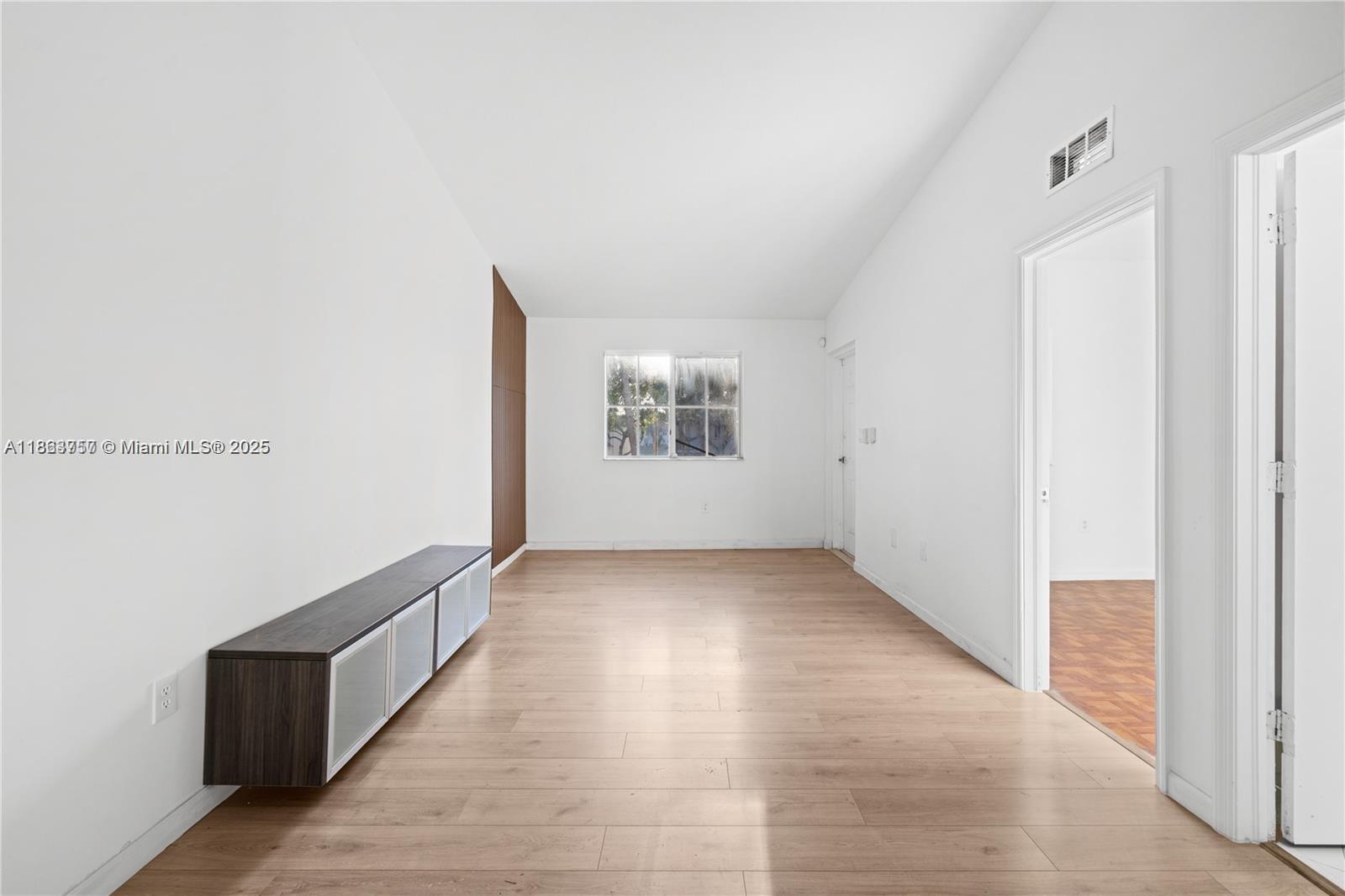 2911 SE 13th Ave # 49 Unit: 205-49