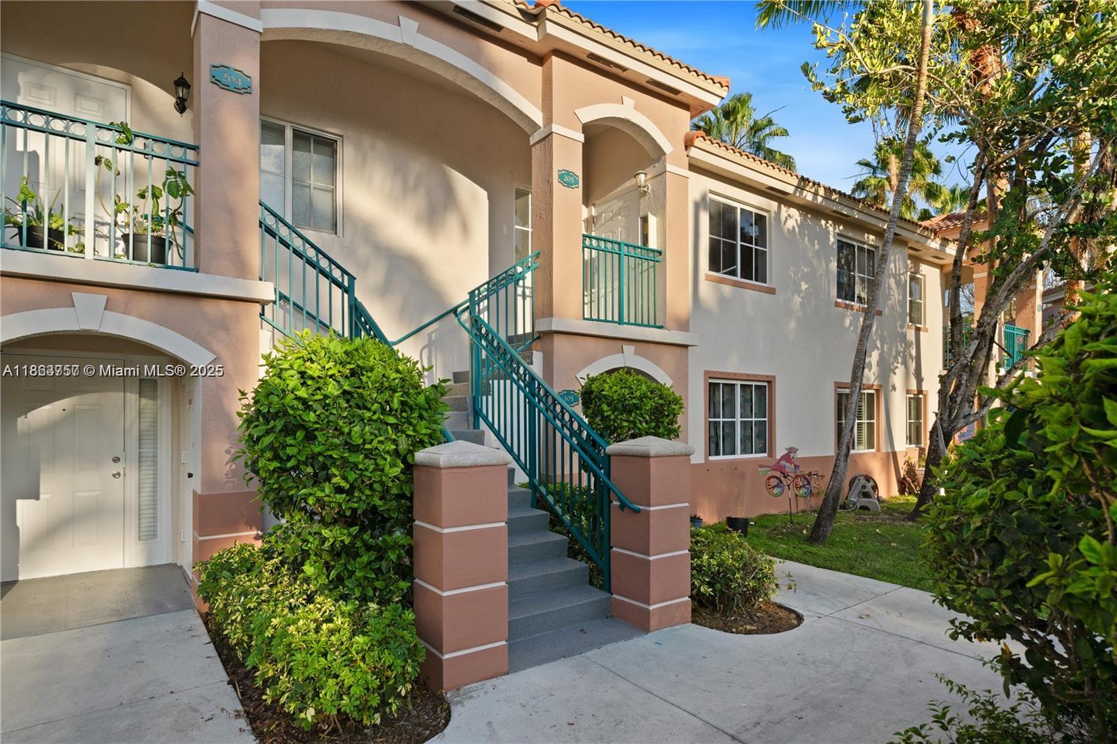 2911 SE 13th Ave # 49 Unit: 205-49