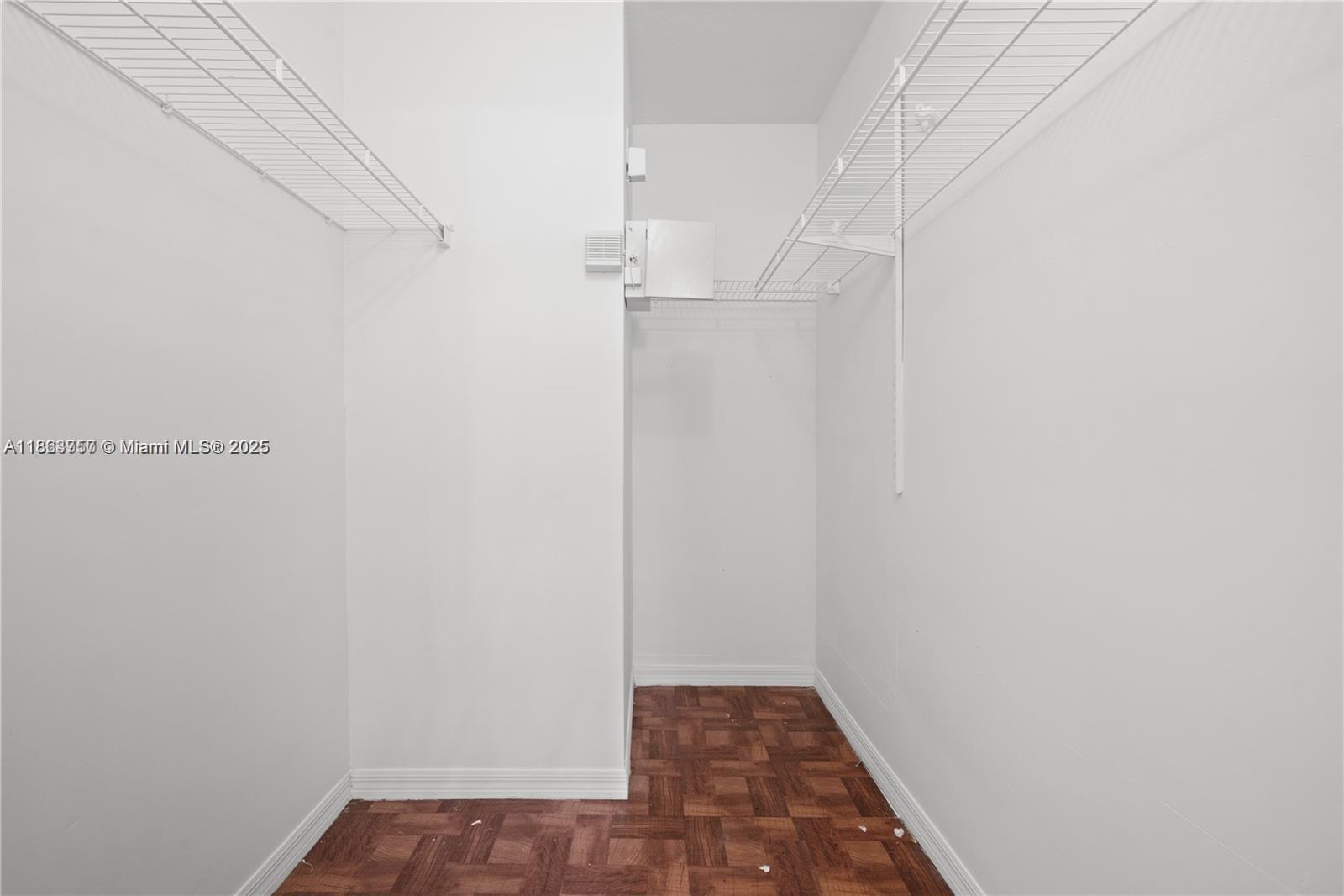 2911 SE 13th Ave # 49 Unit: 205-49