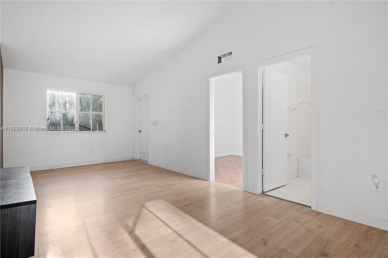 2911 SE 13th Ave # 49 Unit: 205-49