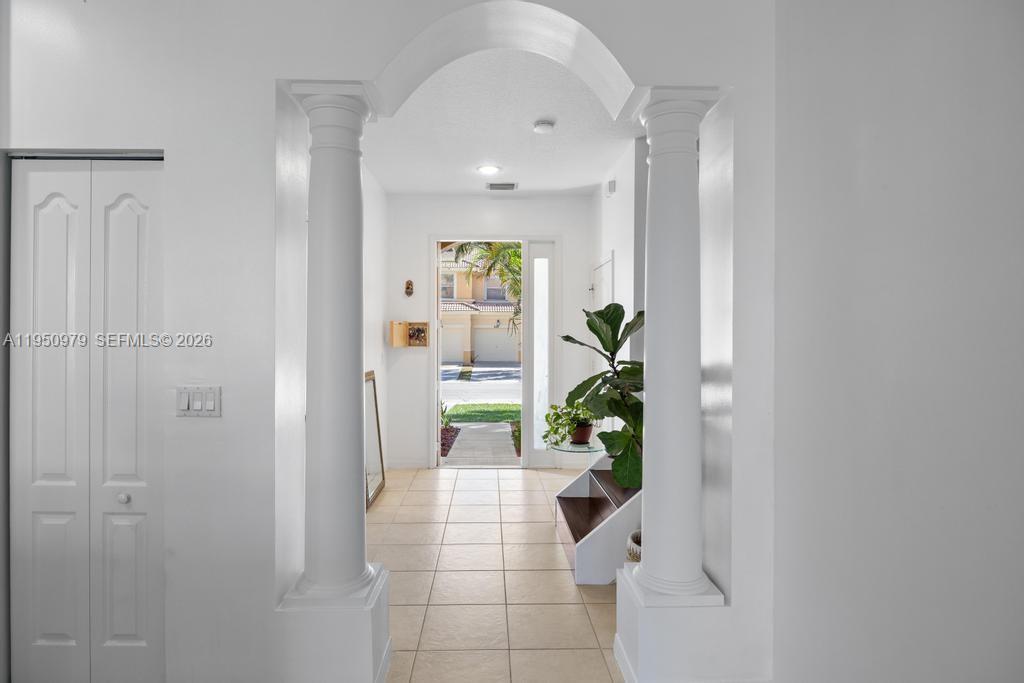 419 Rainbow Springs Ter