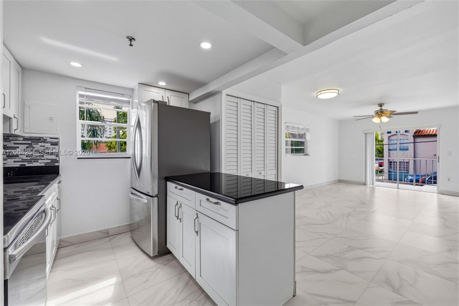 140 NW 14th Ave # 9