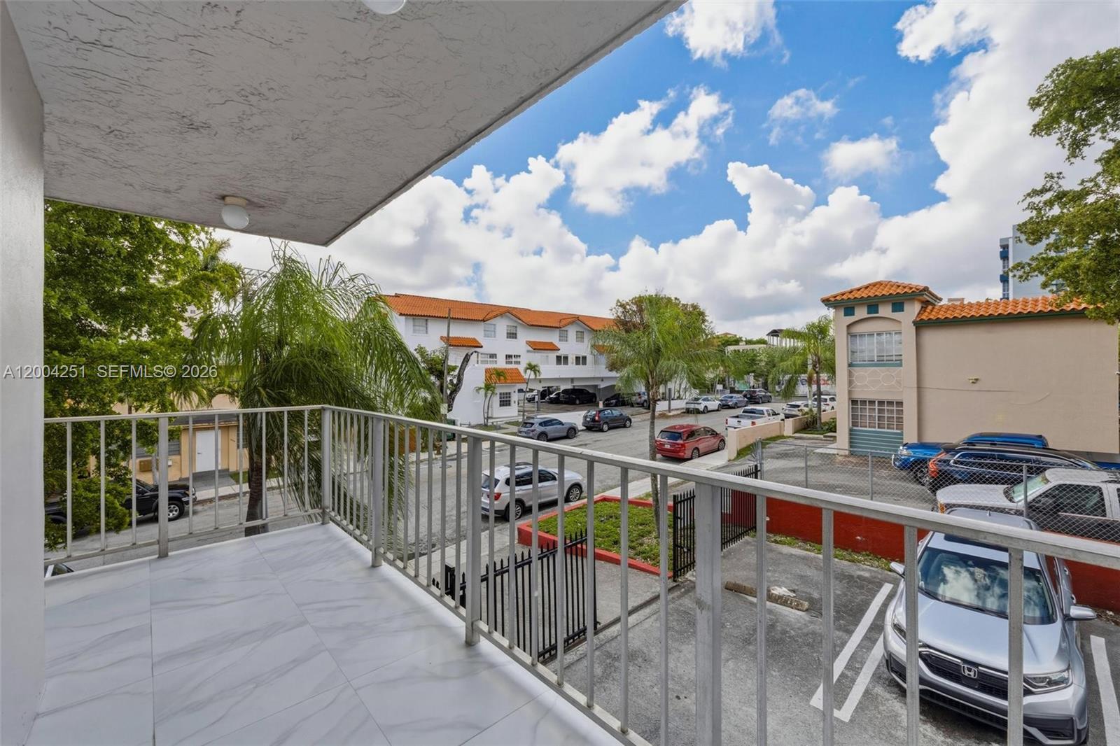 140 NW 14th Ave # 9
