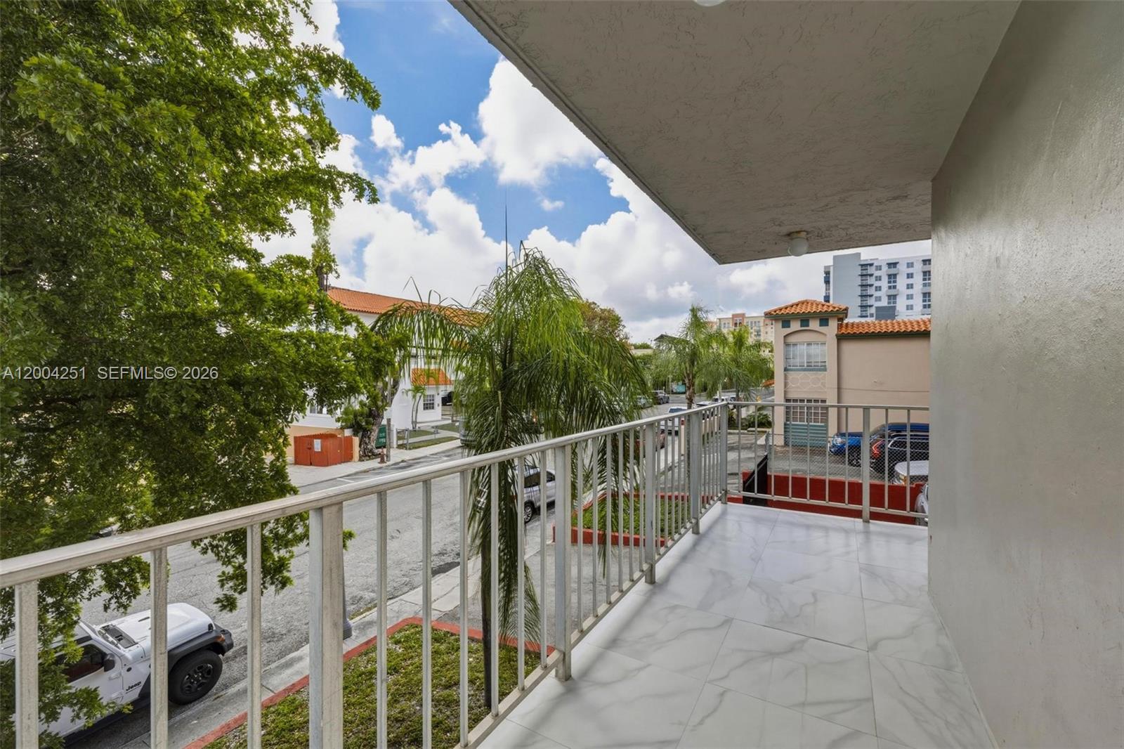 140 NW 14th Ave # 9