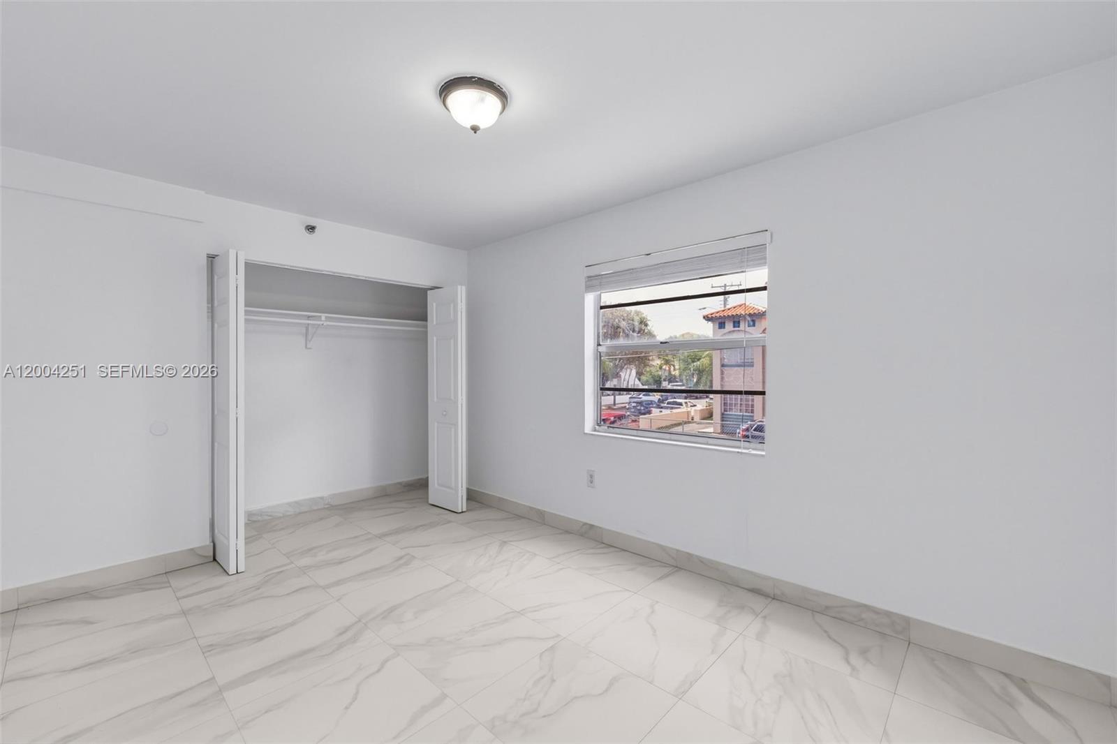 140 NW 14th Ave # 9
