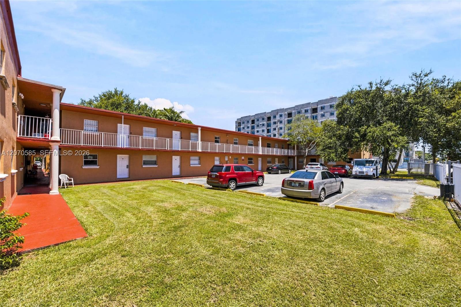 1245 W 24th St # 223