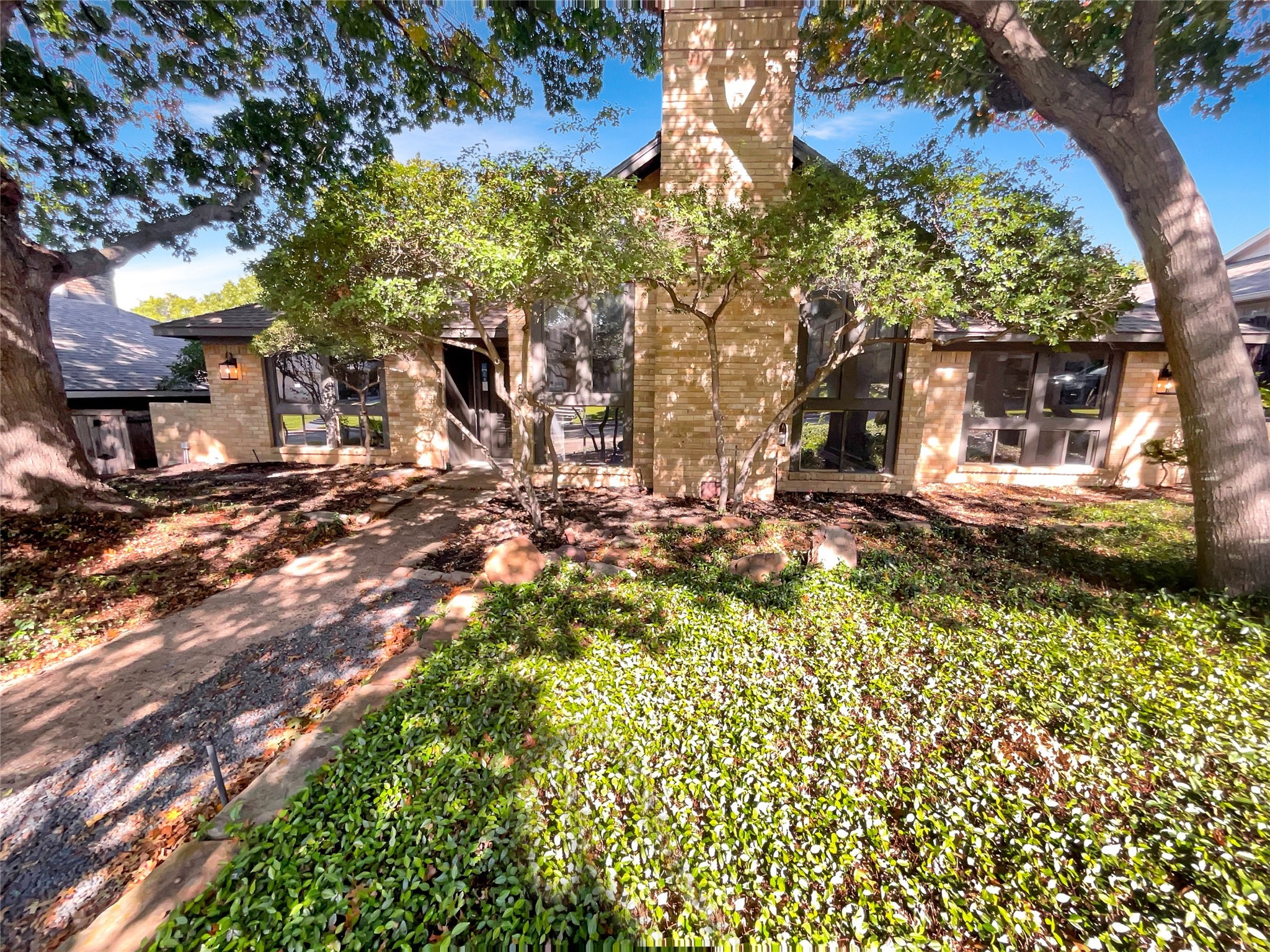 8911 Gunnison Drive