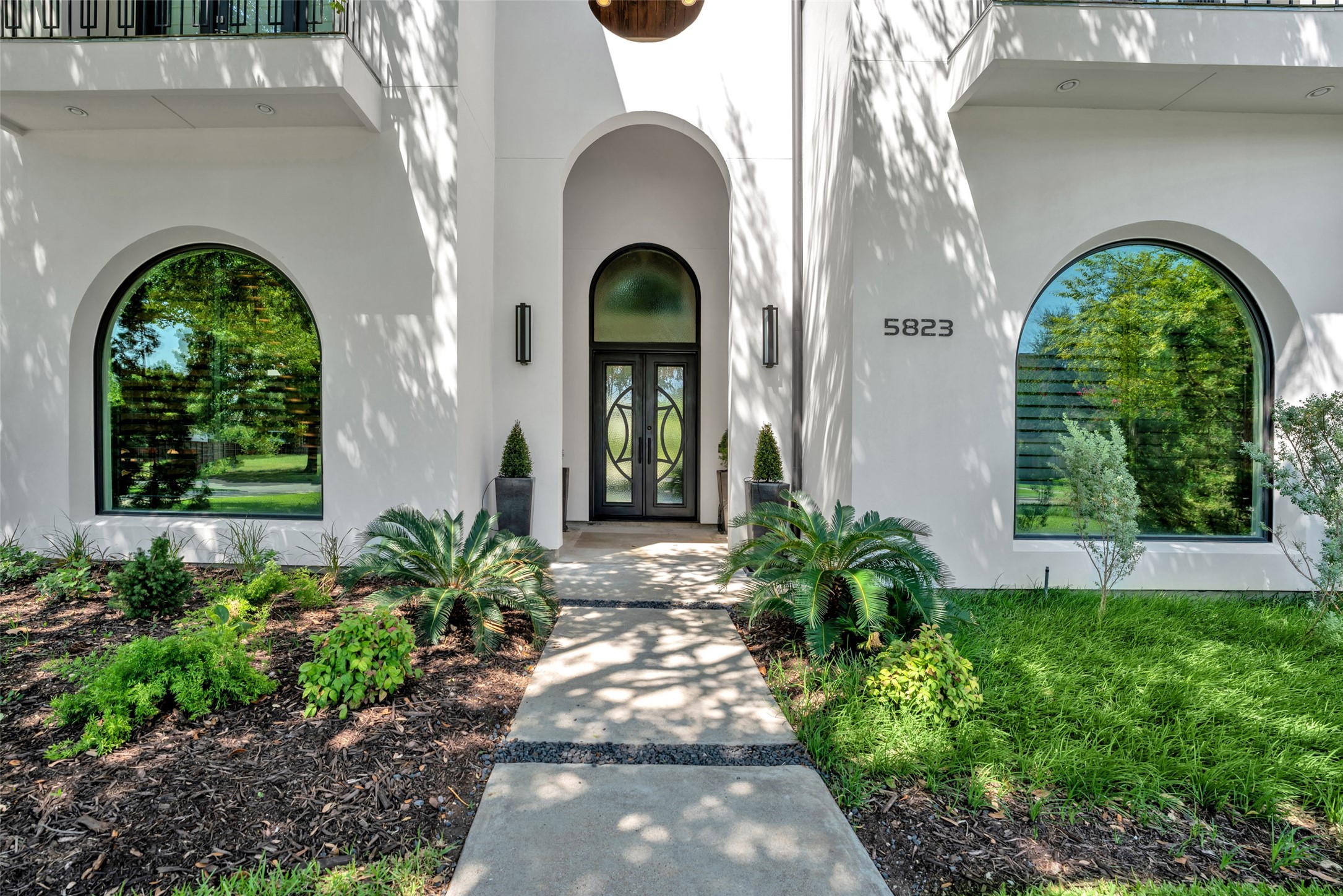 5823 Caladium Drive