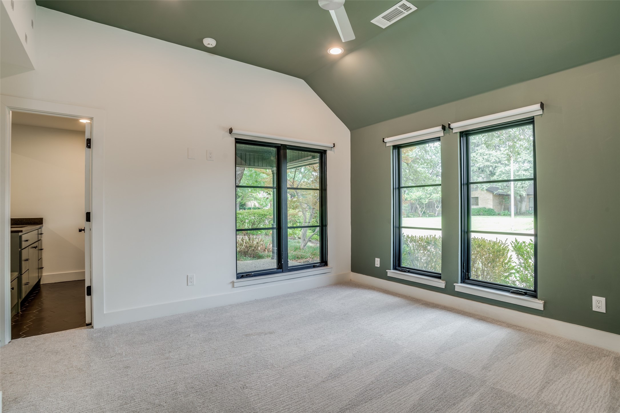 5922 Club Oaks Drive