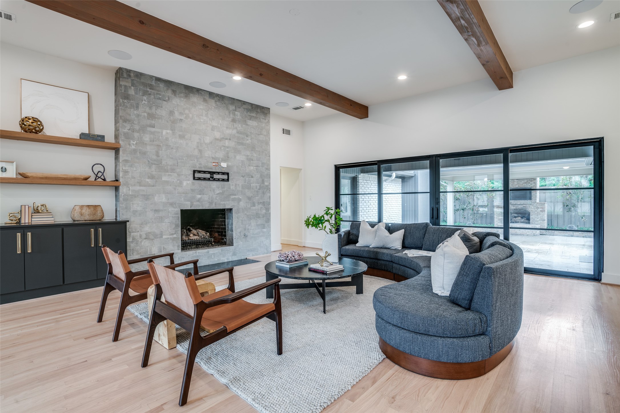 5922 Club Oaks Drive