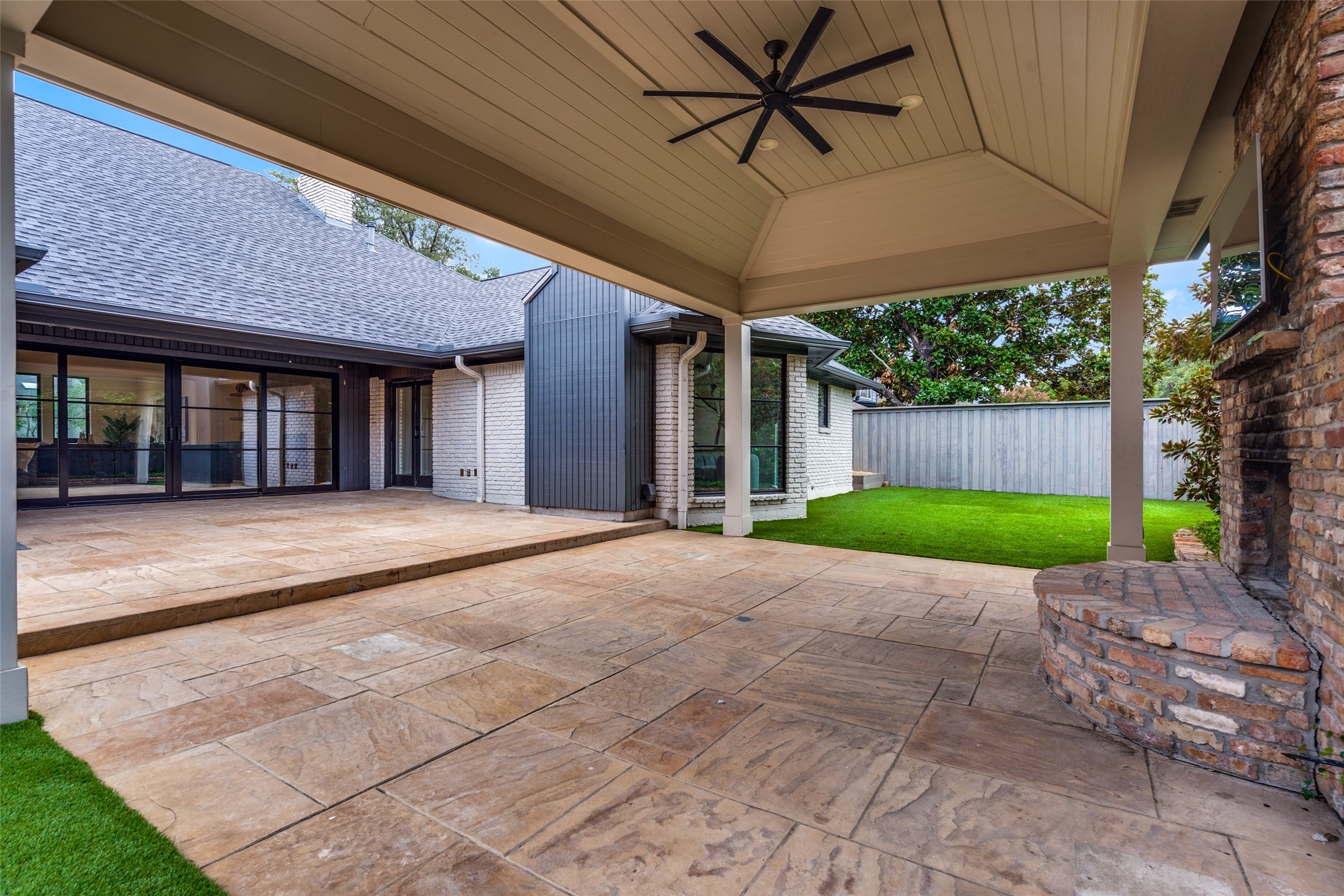 5922 Club Oaks Drive