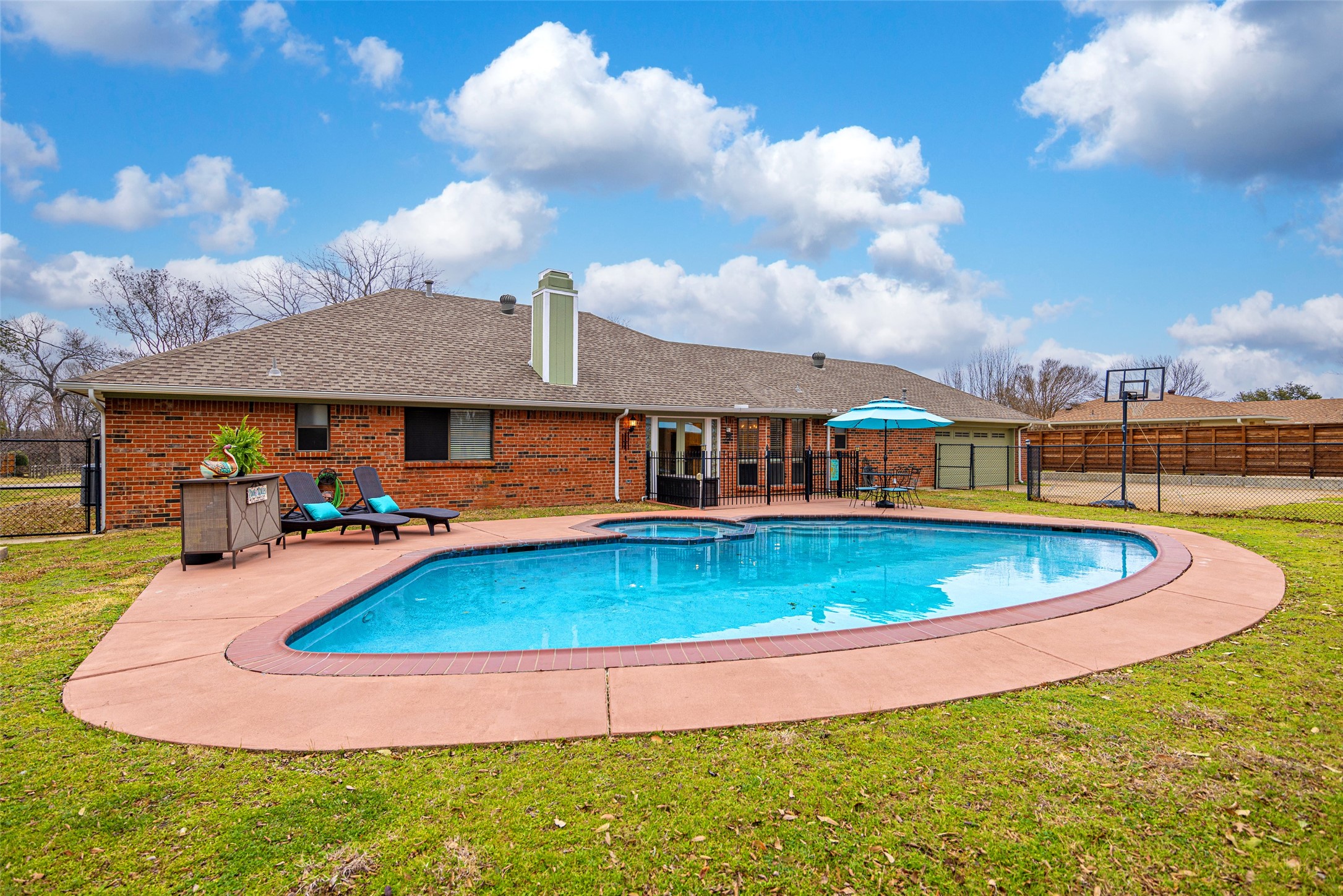 416 Ridgeview Drive