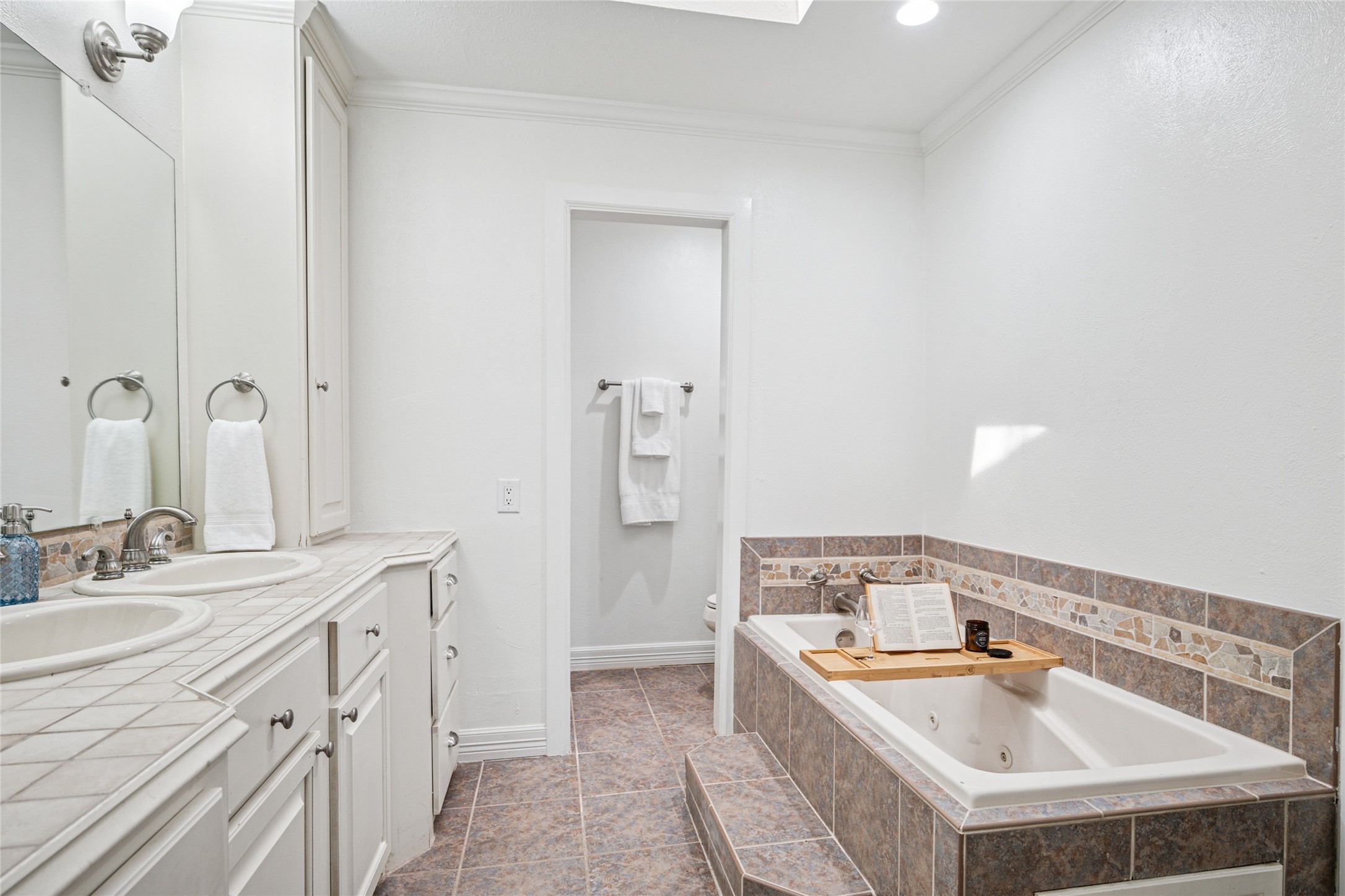 6023 Yellow Rock Trail
