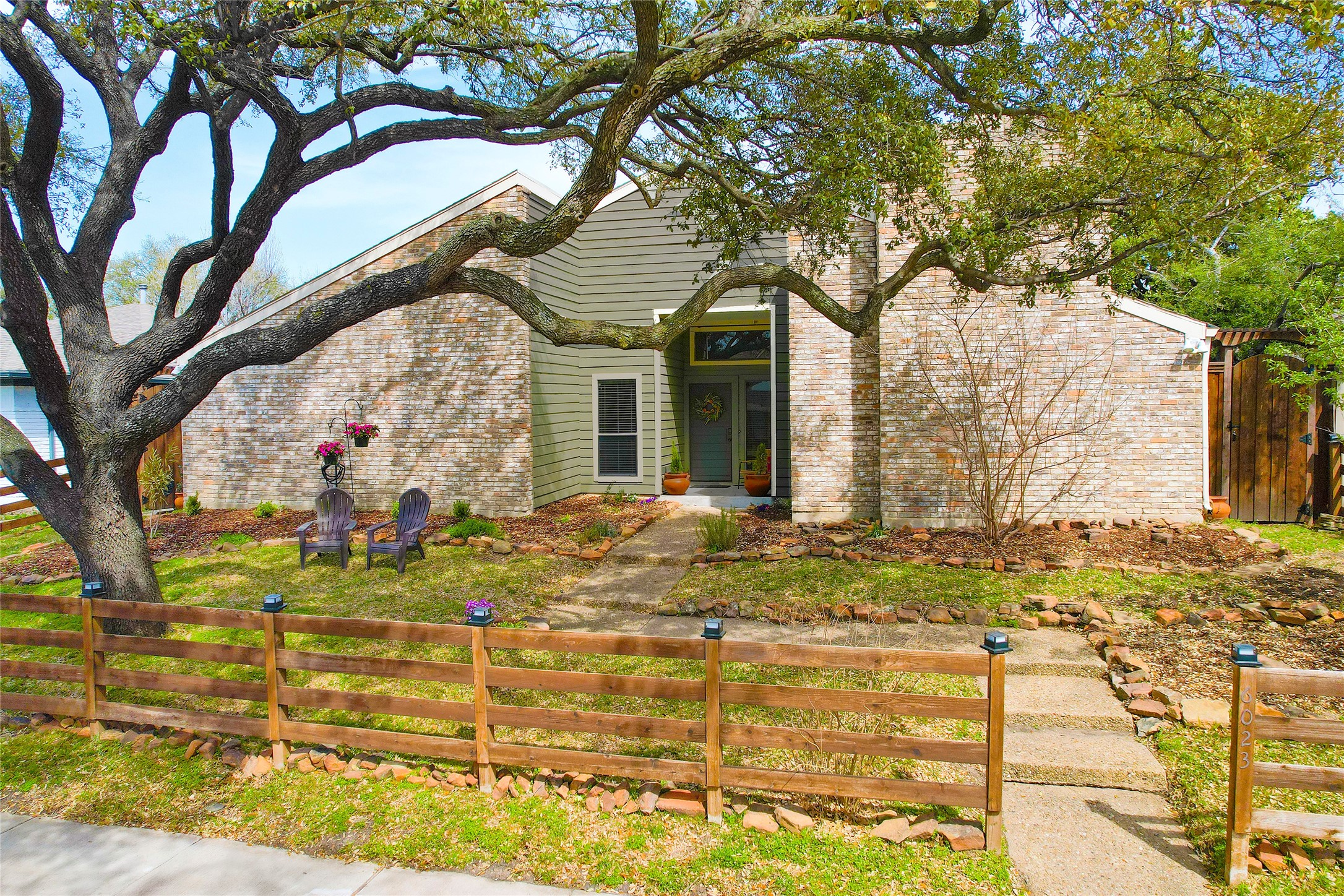 6023 Yellow Rock Trail