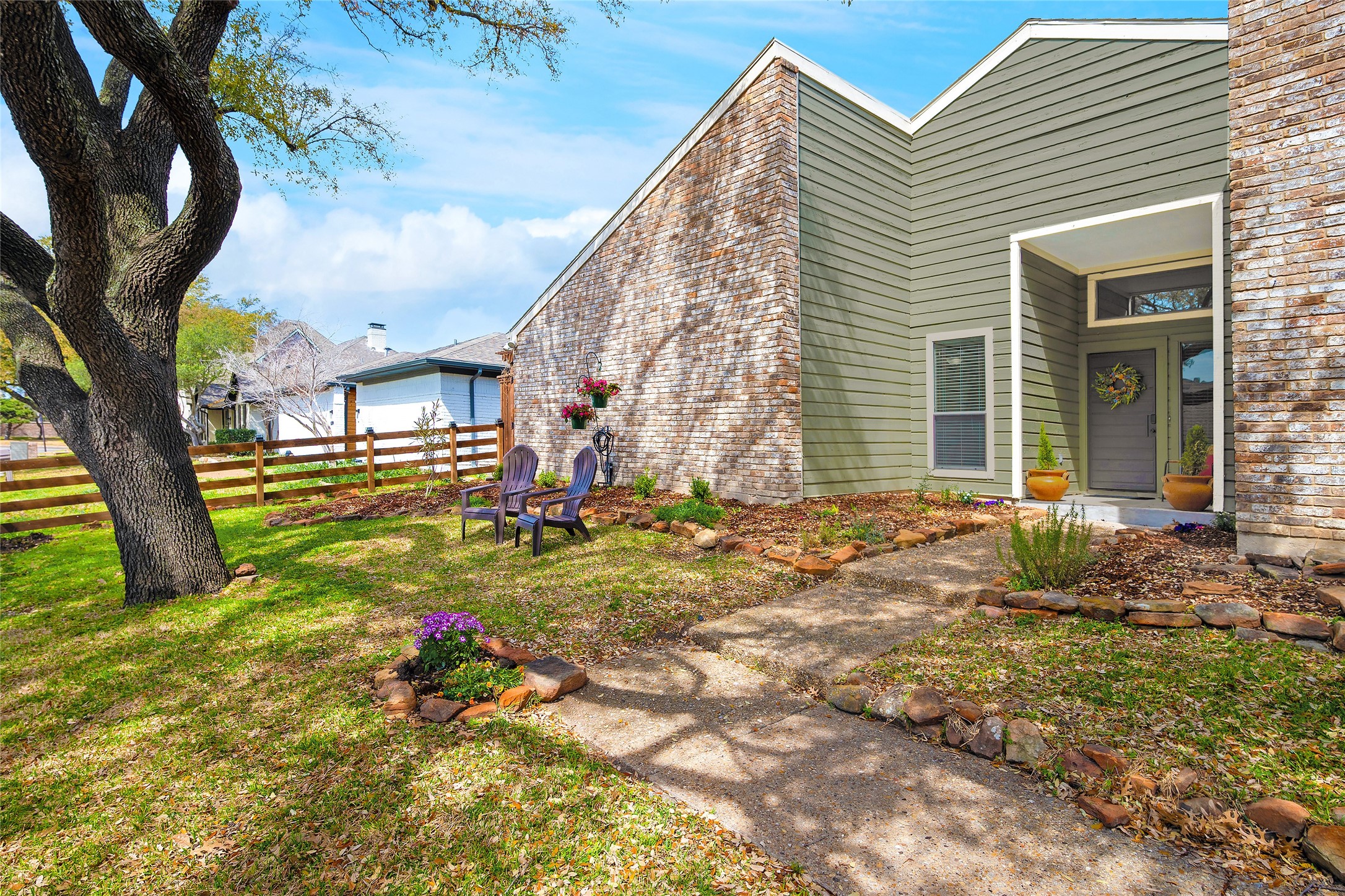 6023 Yellow Rock Trail