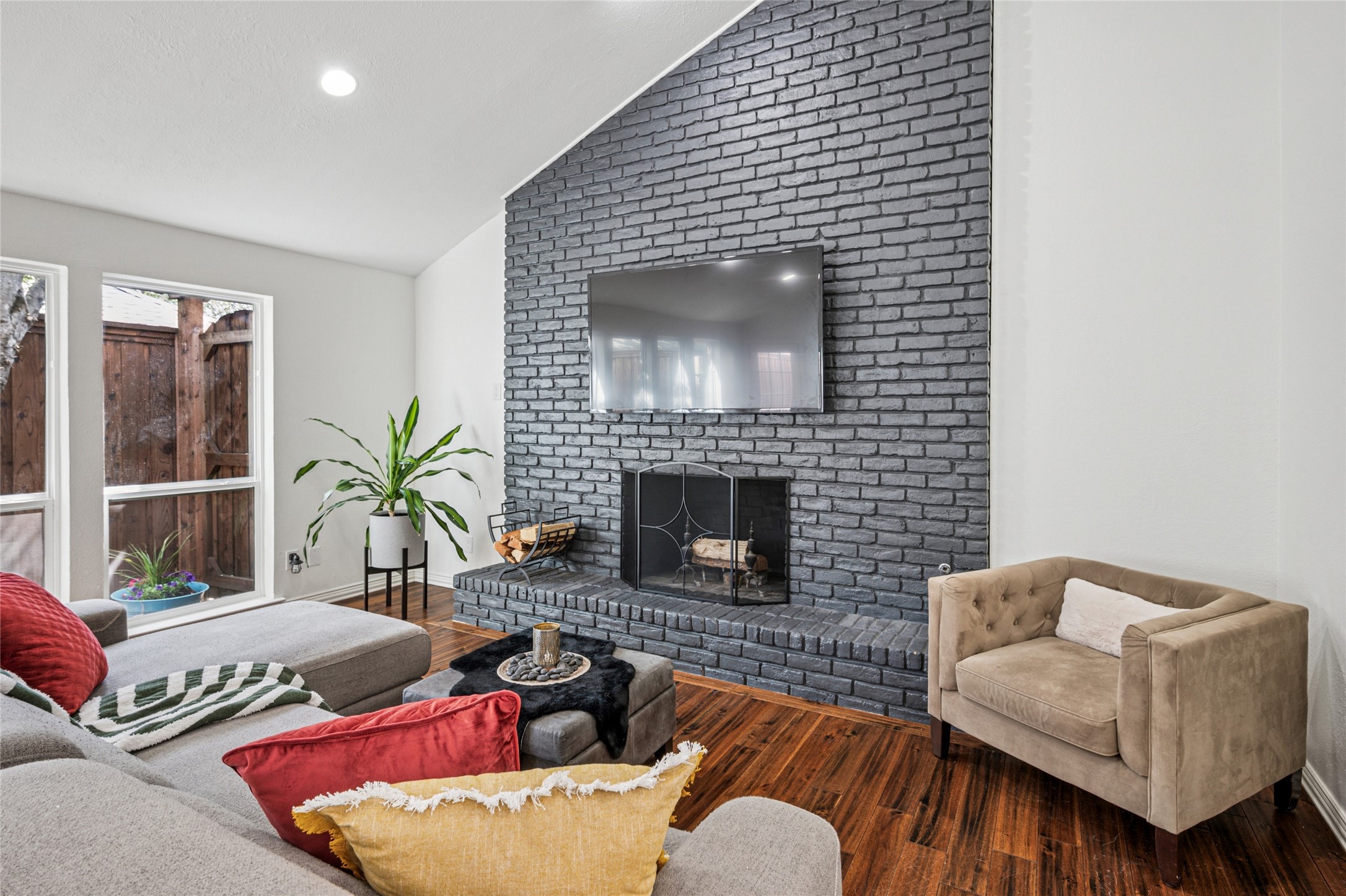 6023 Yellow Rock Trail