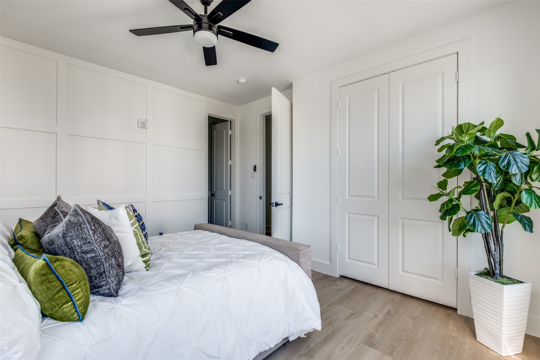 2015 N Prairie Avenue 201