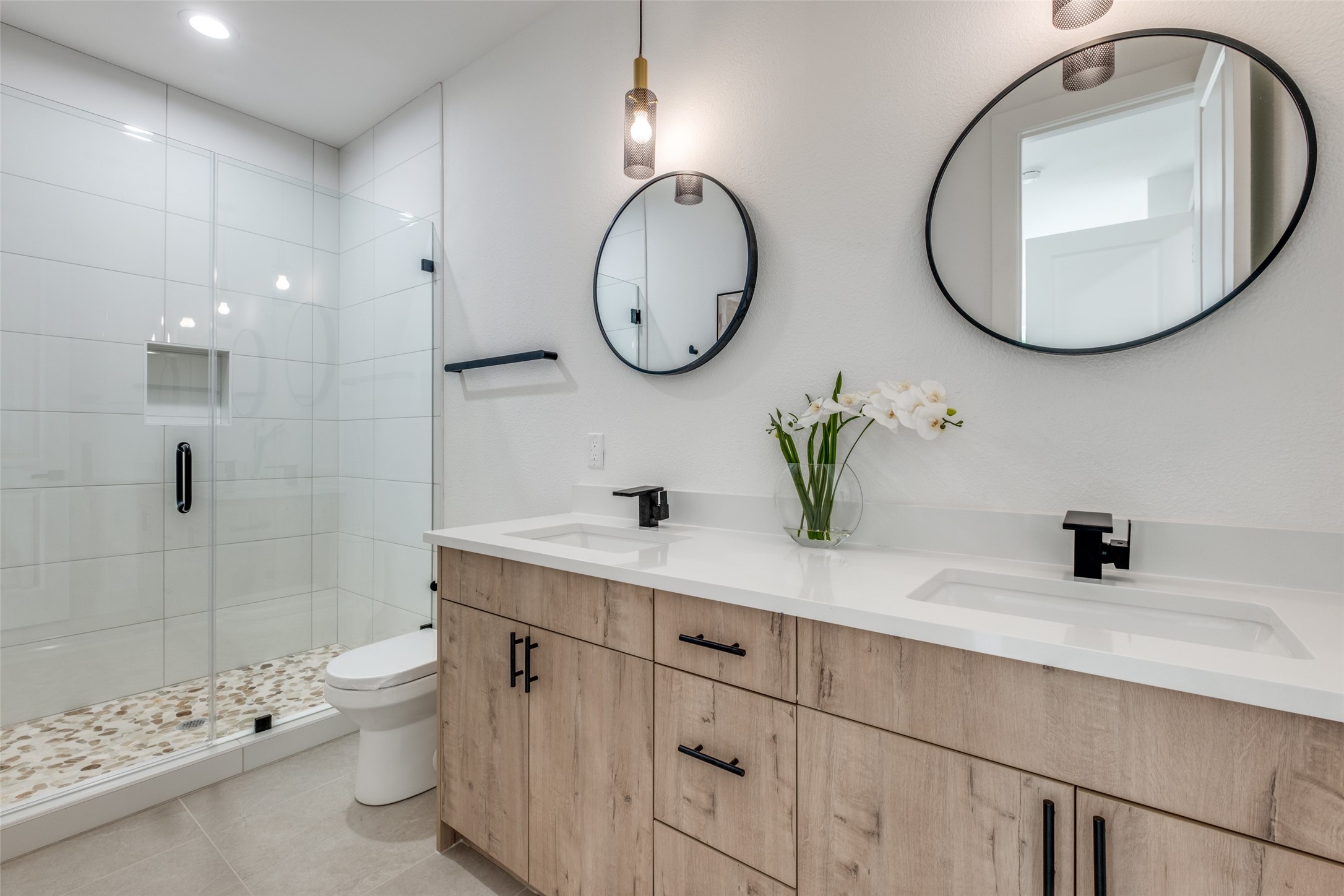 2015 N Prairie Avenue 201