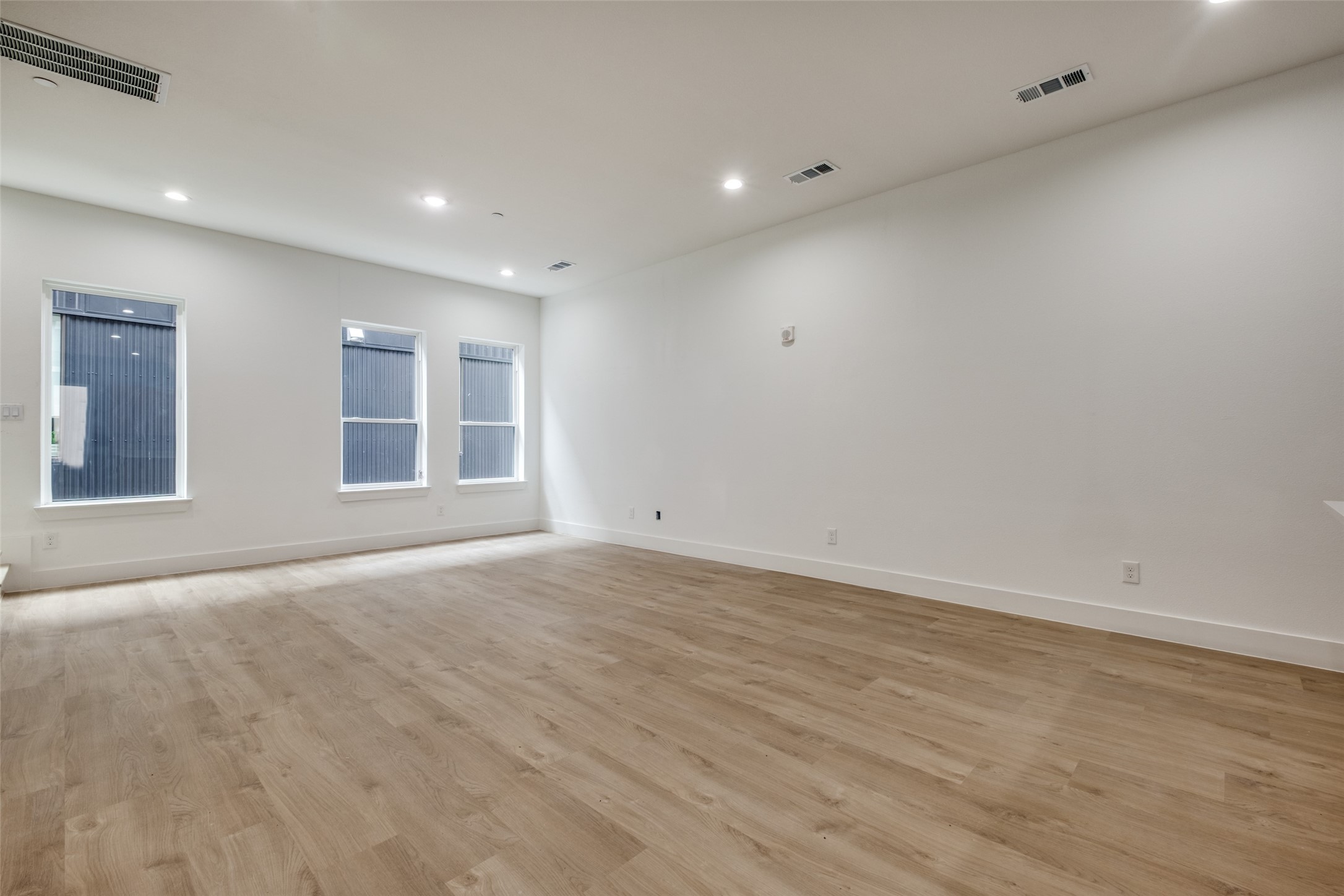 2015 N Prairie Avenue 106