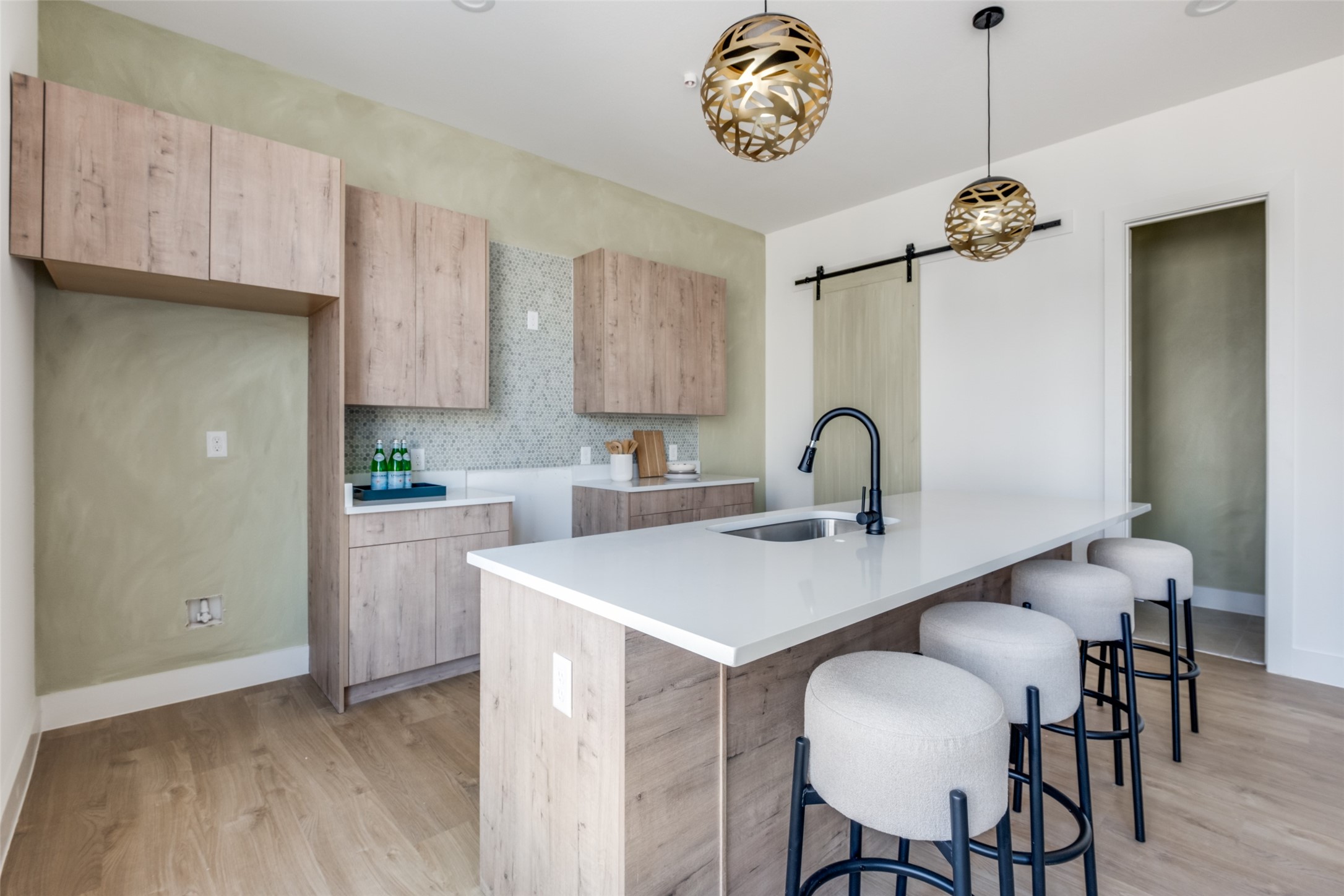 2015 N Prairie Avenue 104