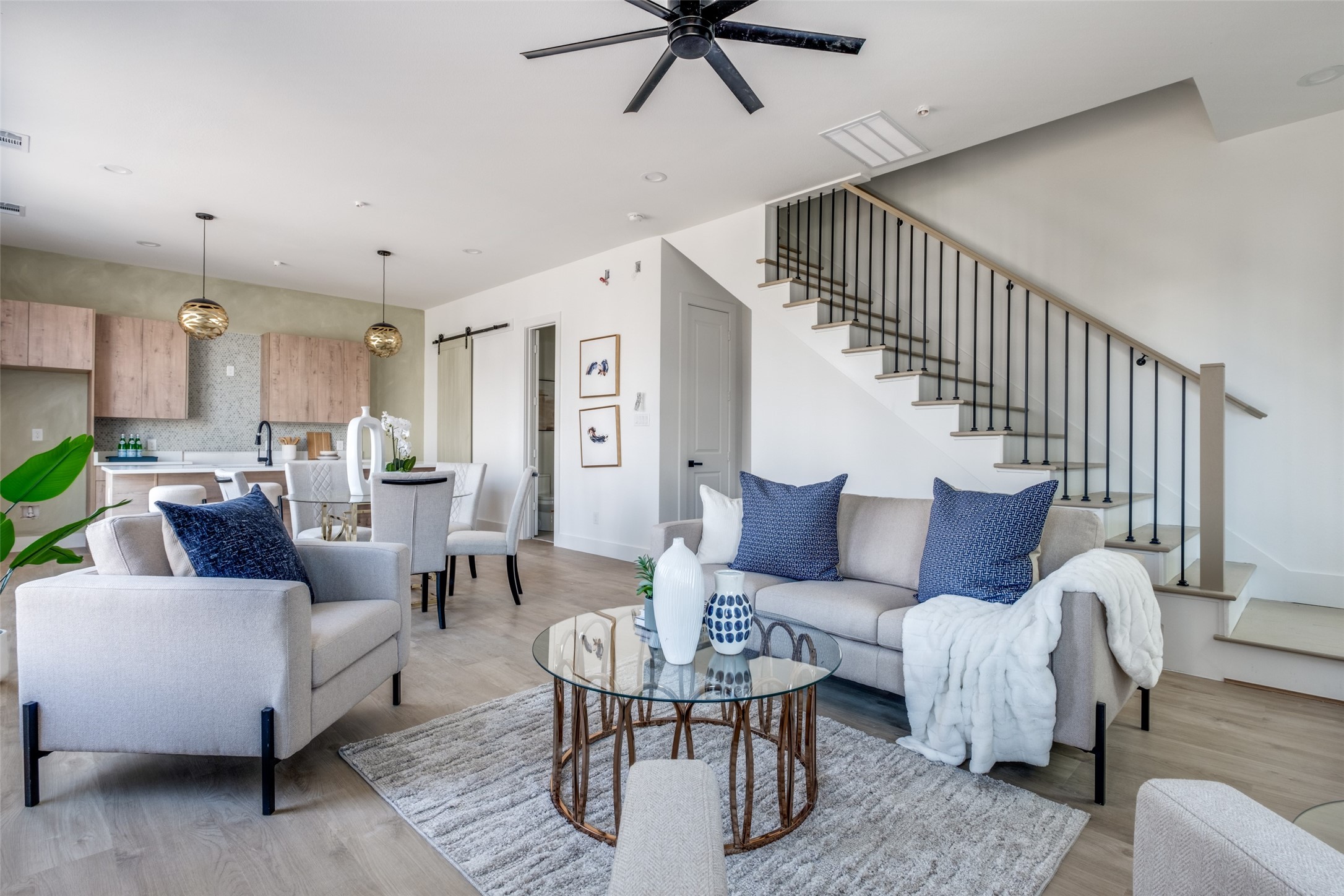 2015 N Prairie Avenue 104