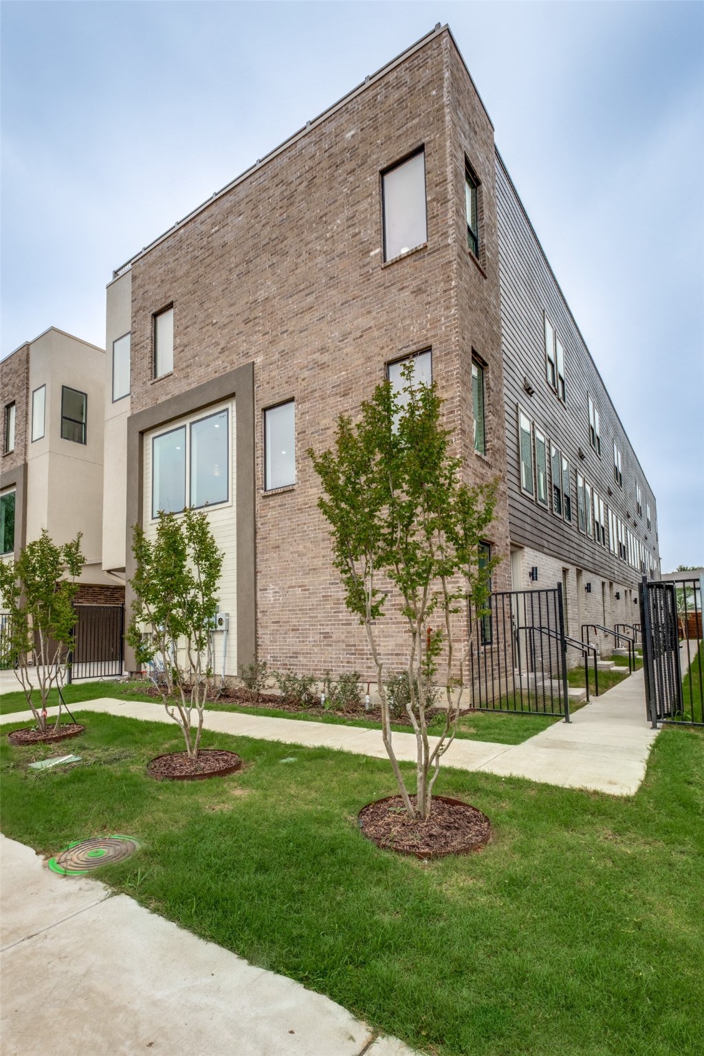 2015 N Prairie Avenue 104