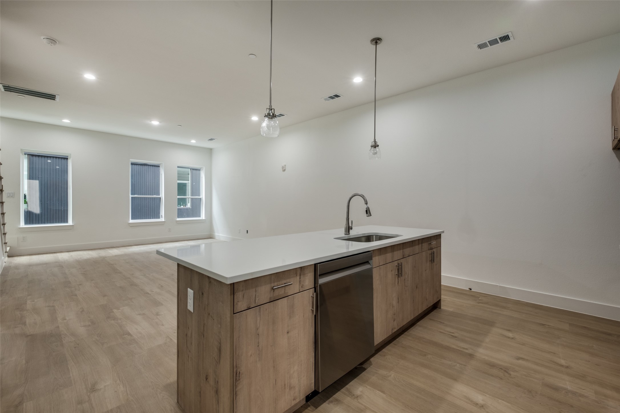 2015 N Prairie Avenue 104