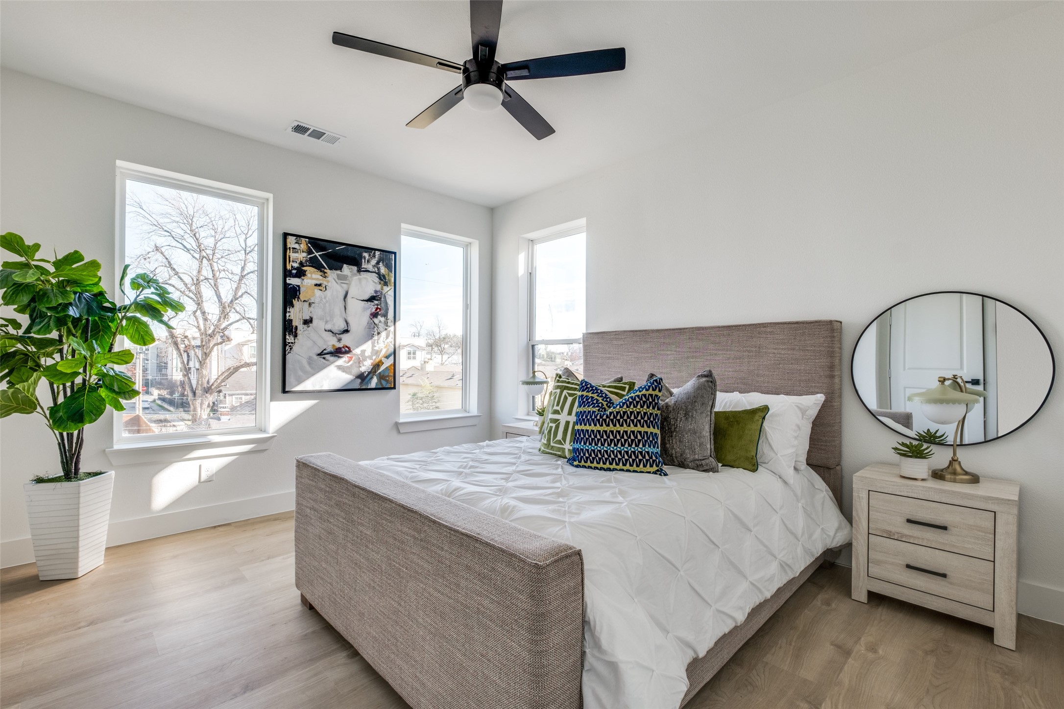 2015 N Prairie Avenue 104