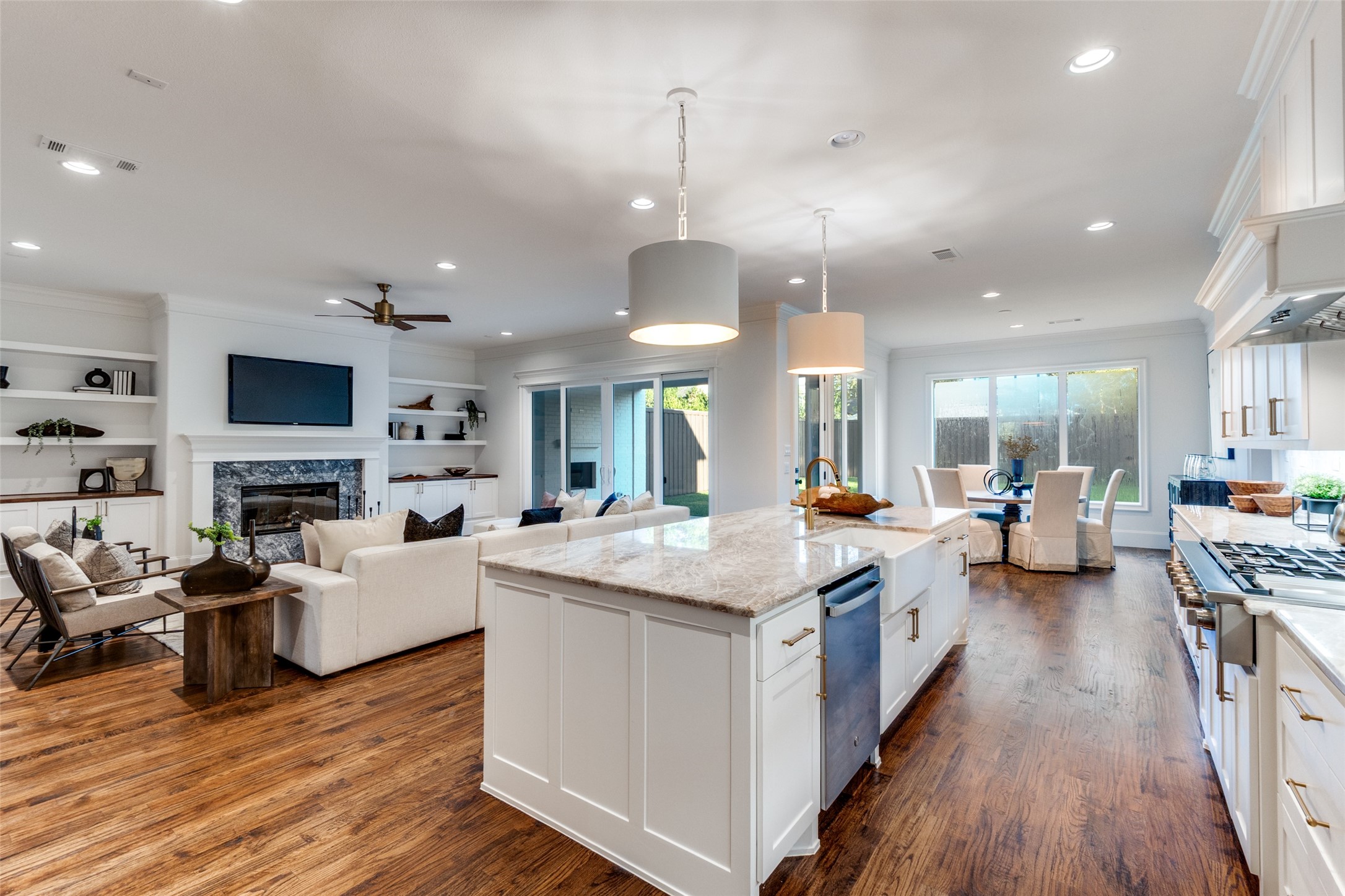 6831 Casa Loma Avenue