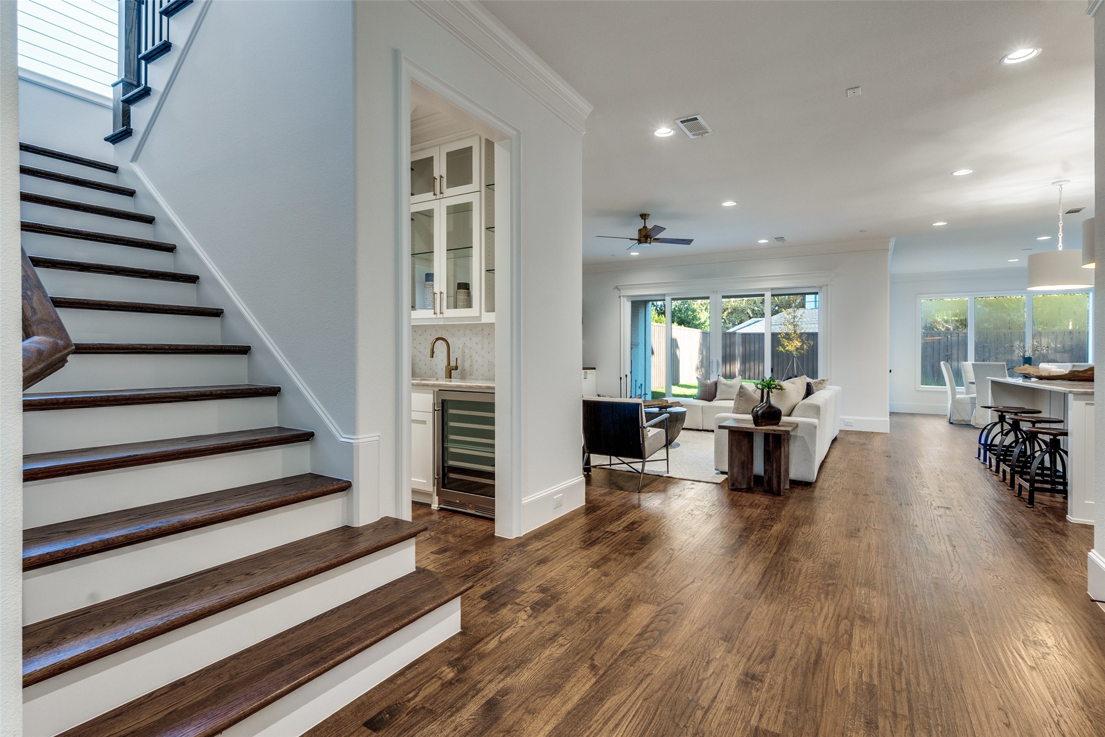 6831 Casa Loma Avenue