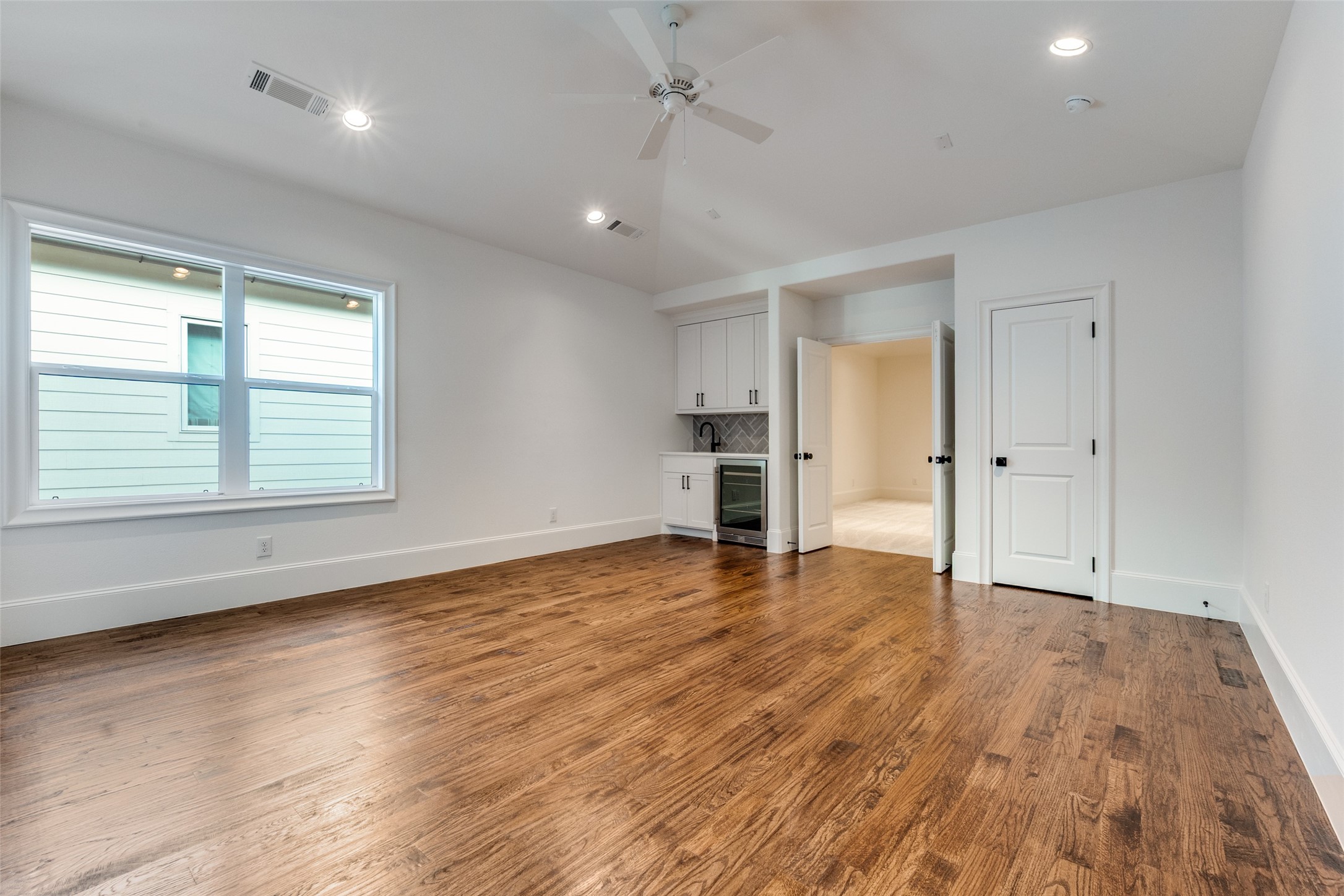 6831 Casa Loma Avenue