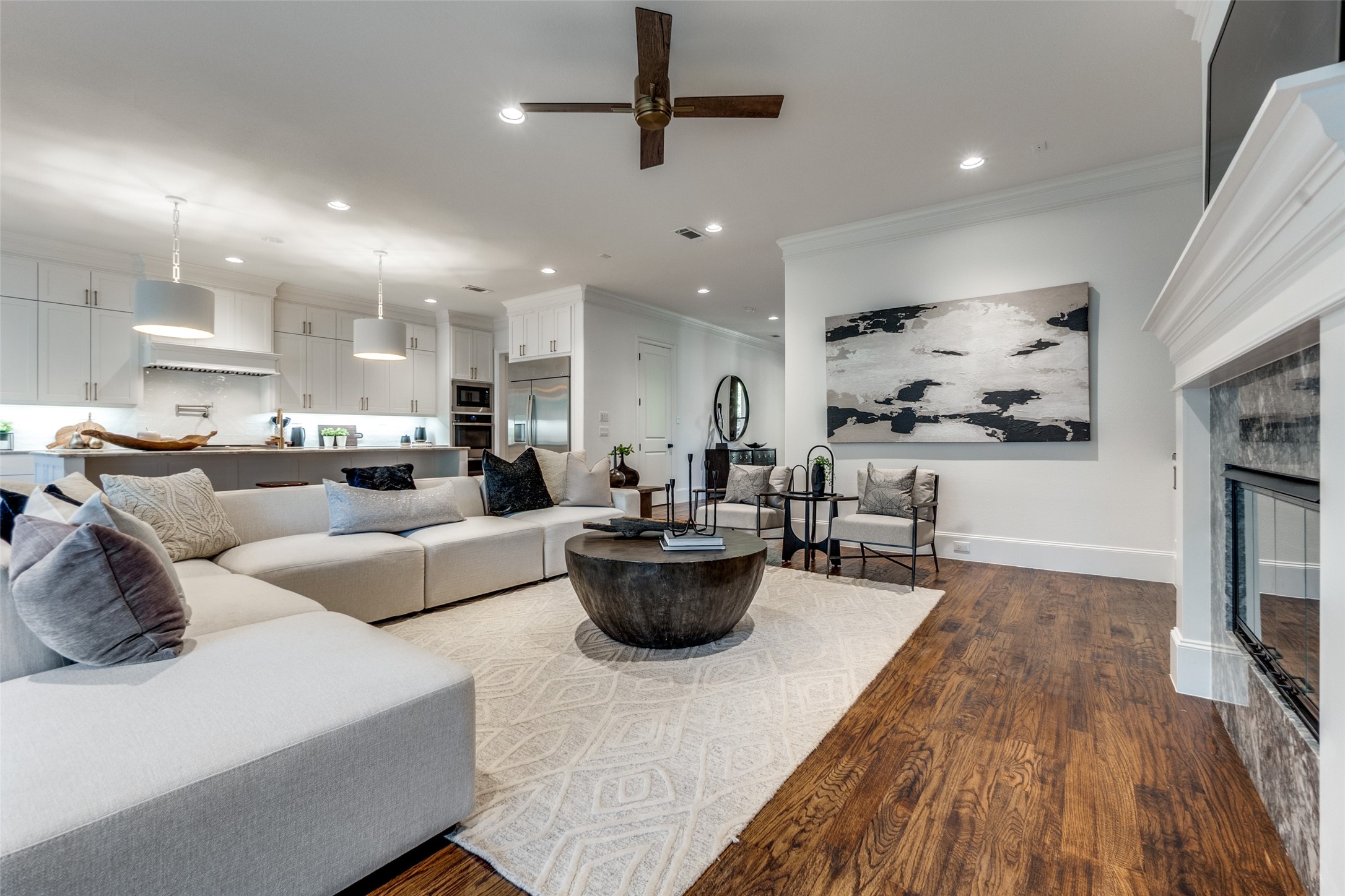 6831 Casa Loma Avenue