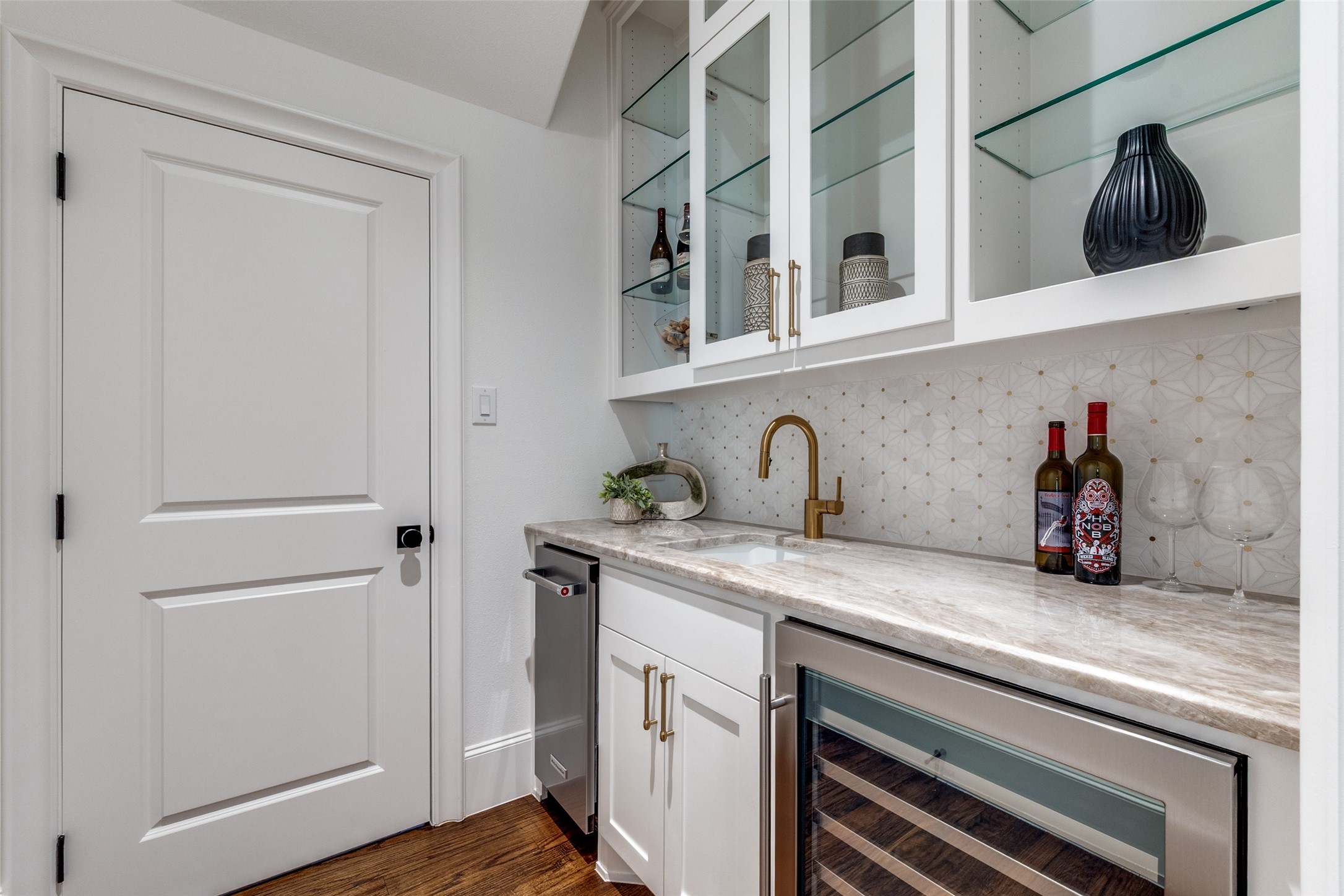 6831 Casa Loma Avenue