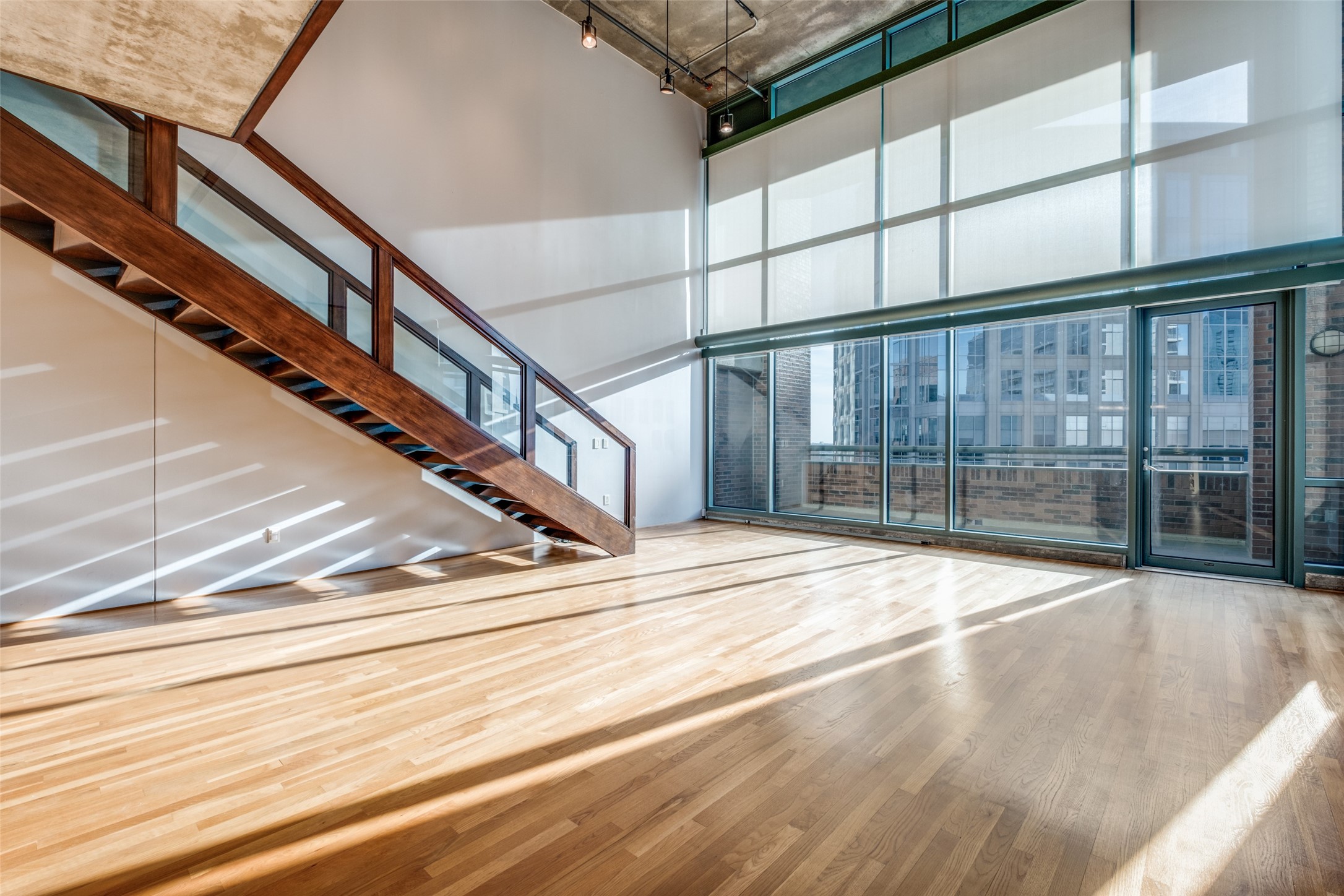 1999 Mckinney Avenue 1806