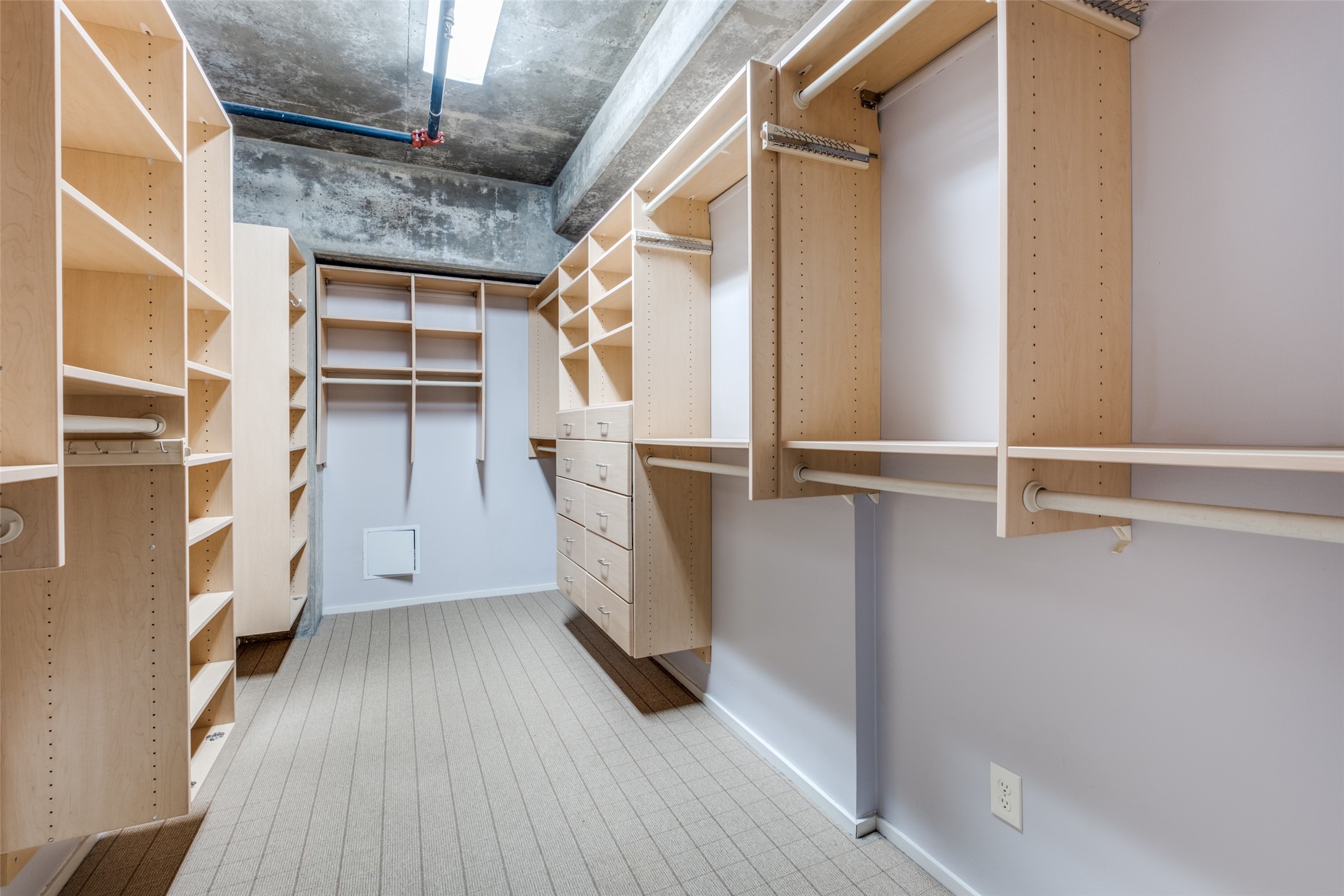 1999 Mckinney Avenue 1806