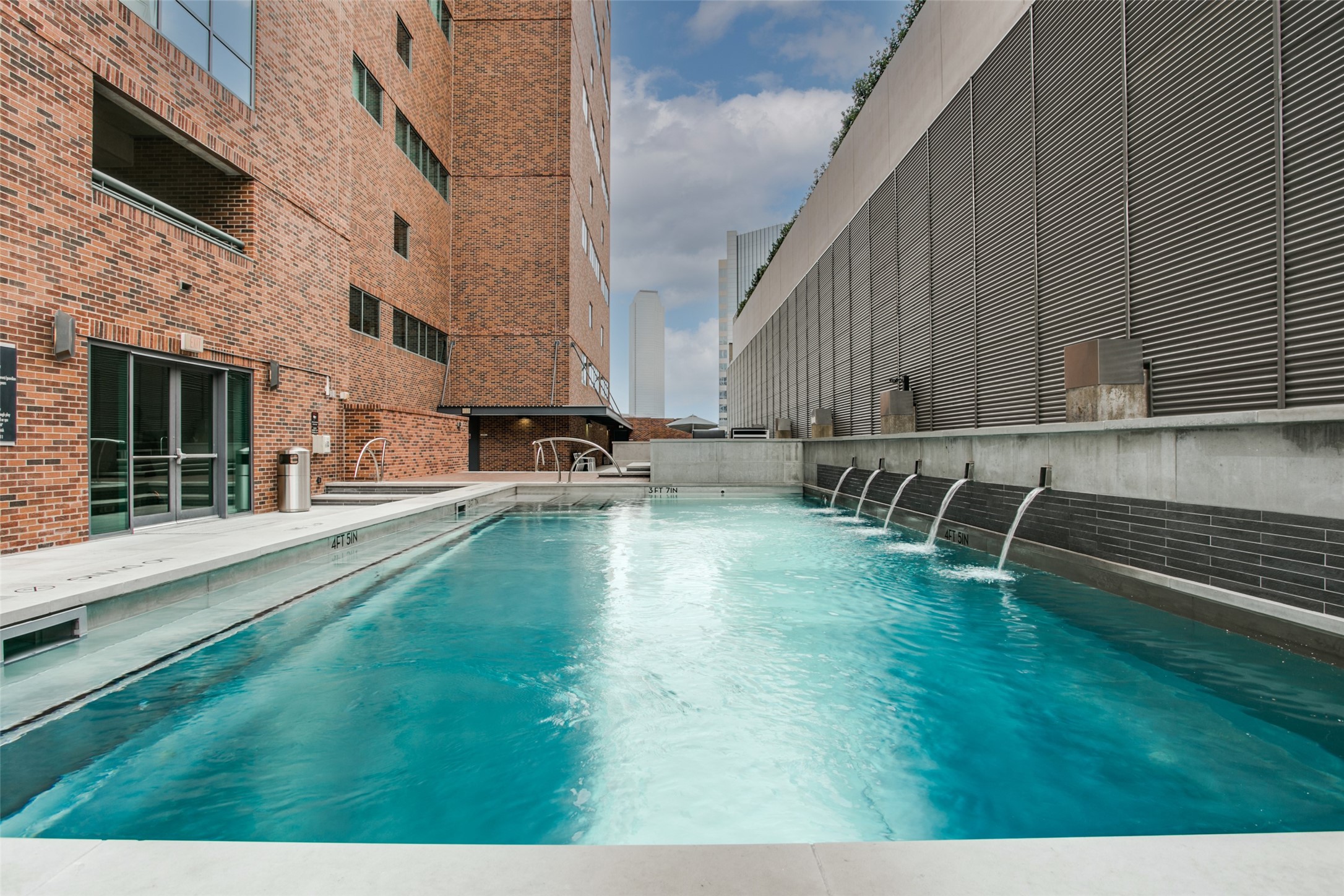 1999 Mckinney Avenue 1806