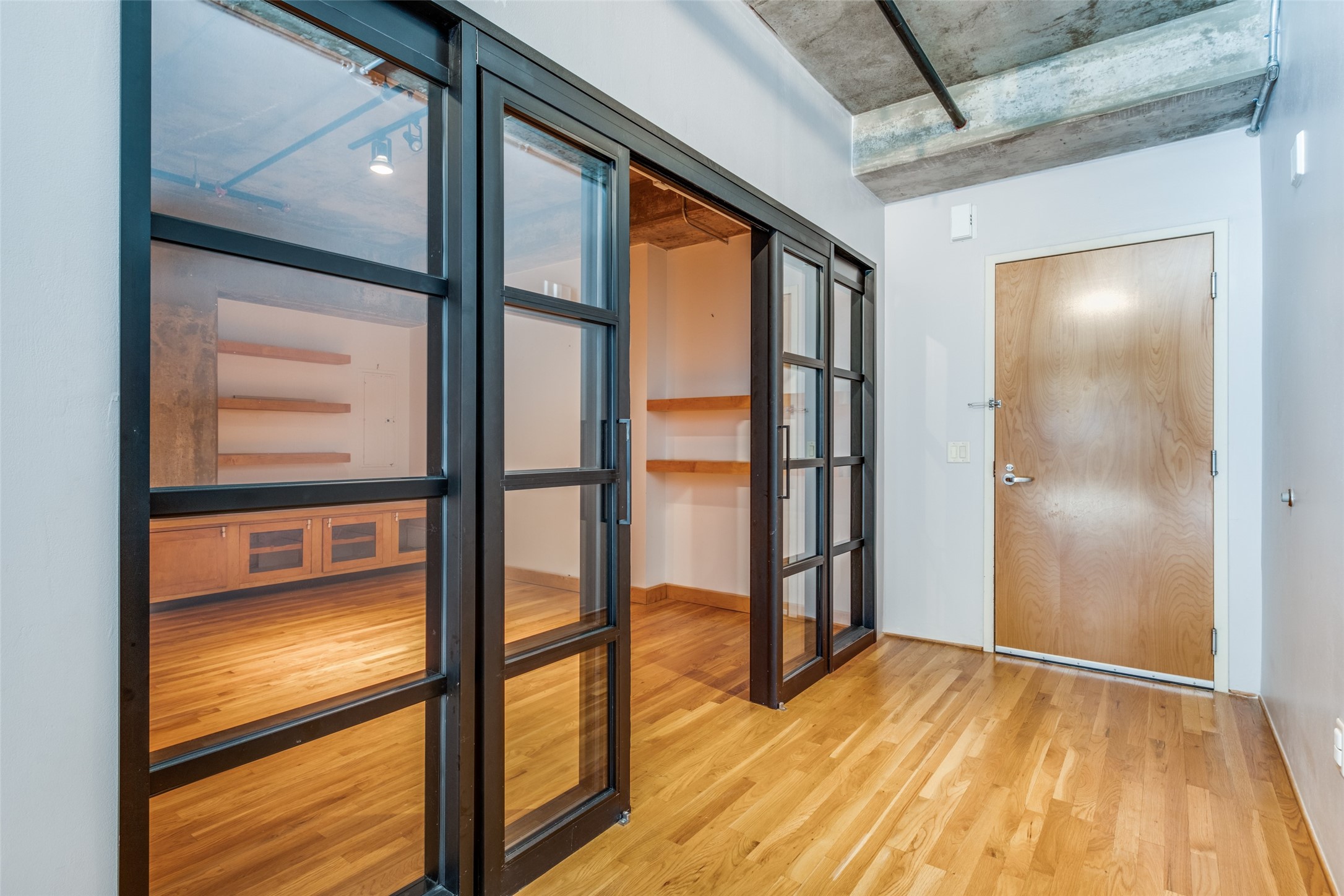 1999 Mckinney Avenue 1806