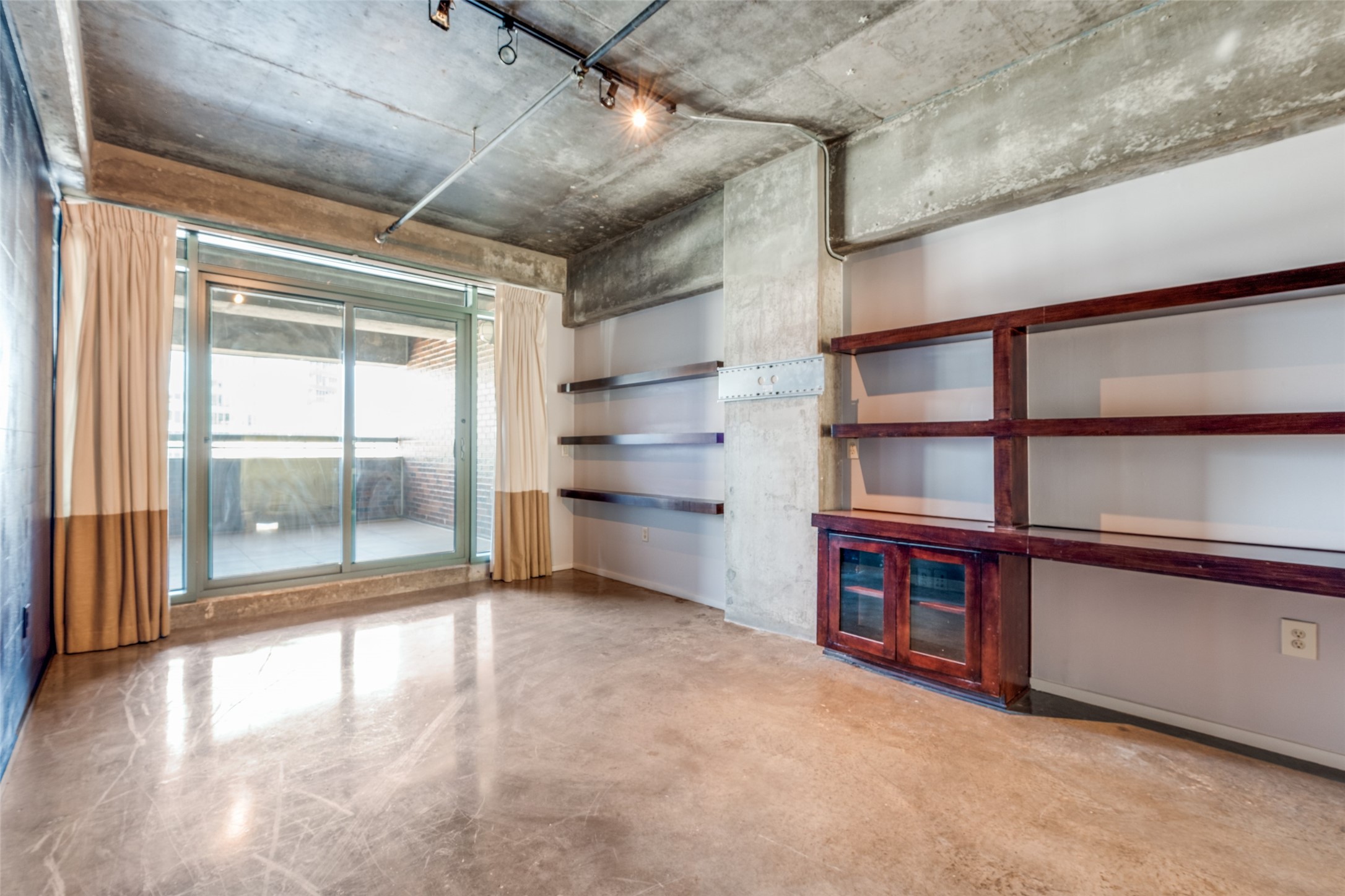 1999 Mckinney Avenue 1806