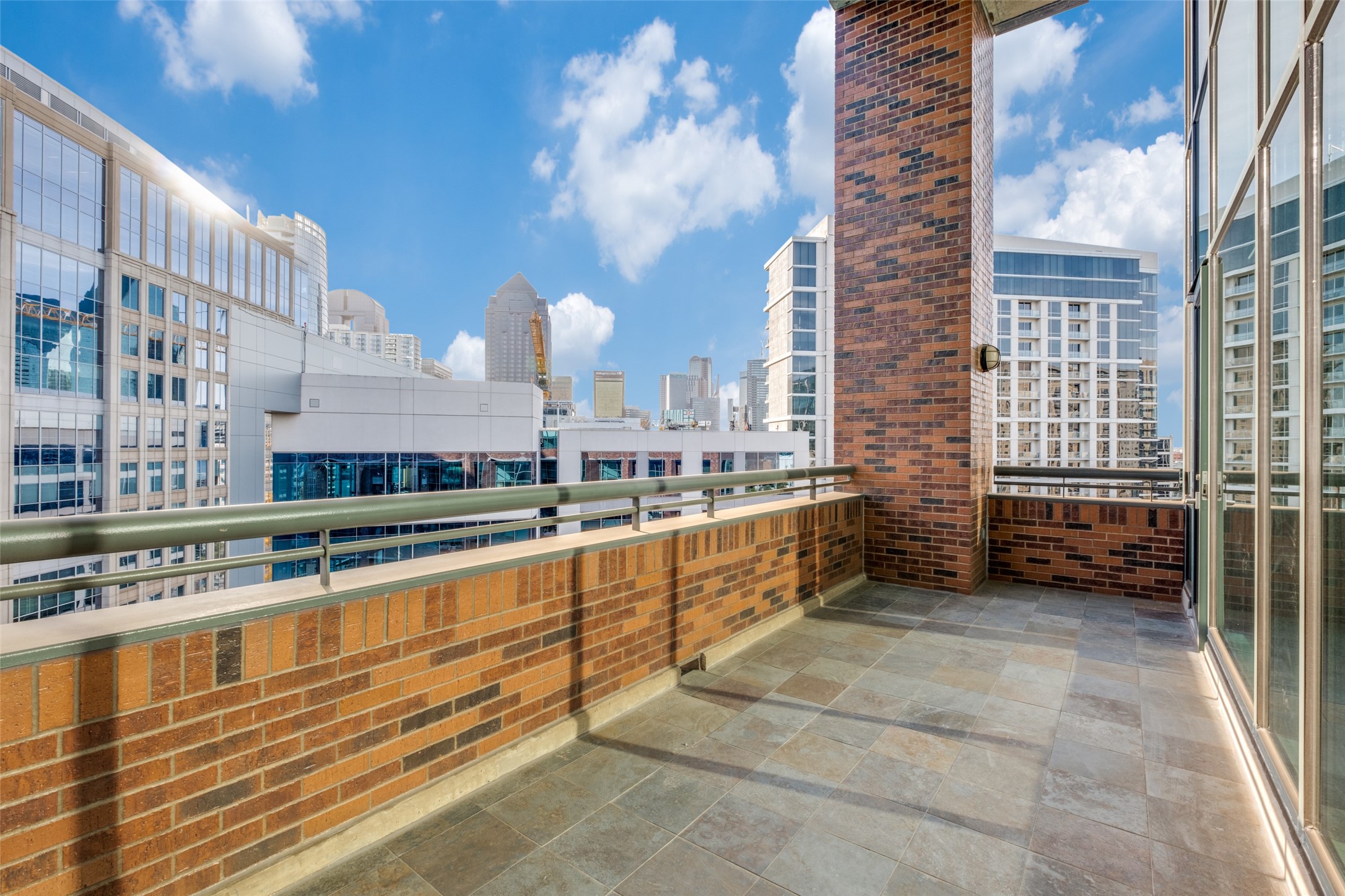 1999 Mckinney Avenue 1806