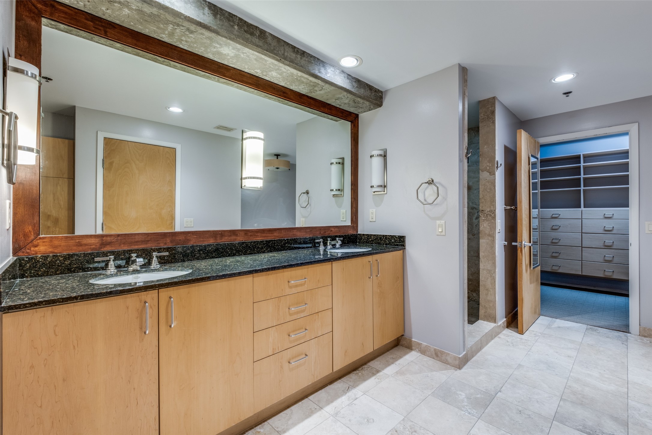 1999 Mckinney Avenue 1806