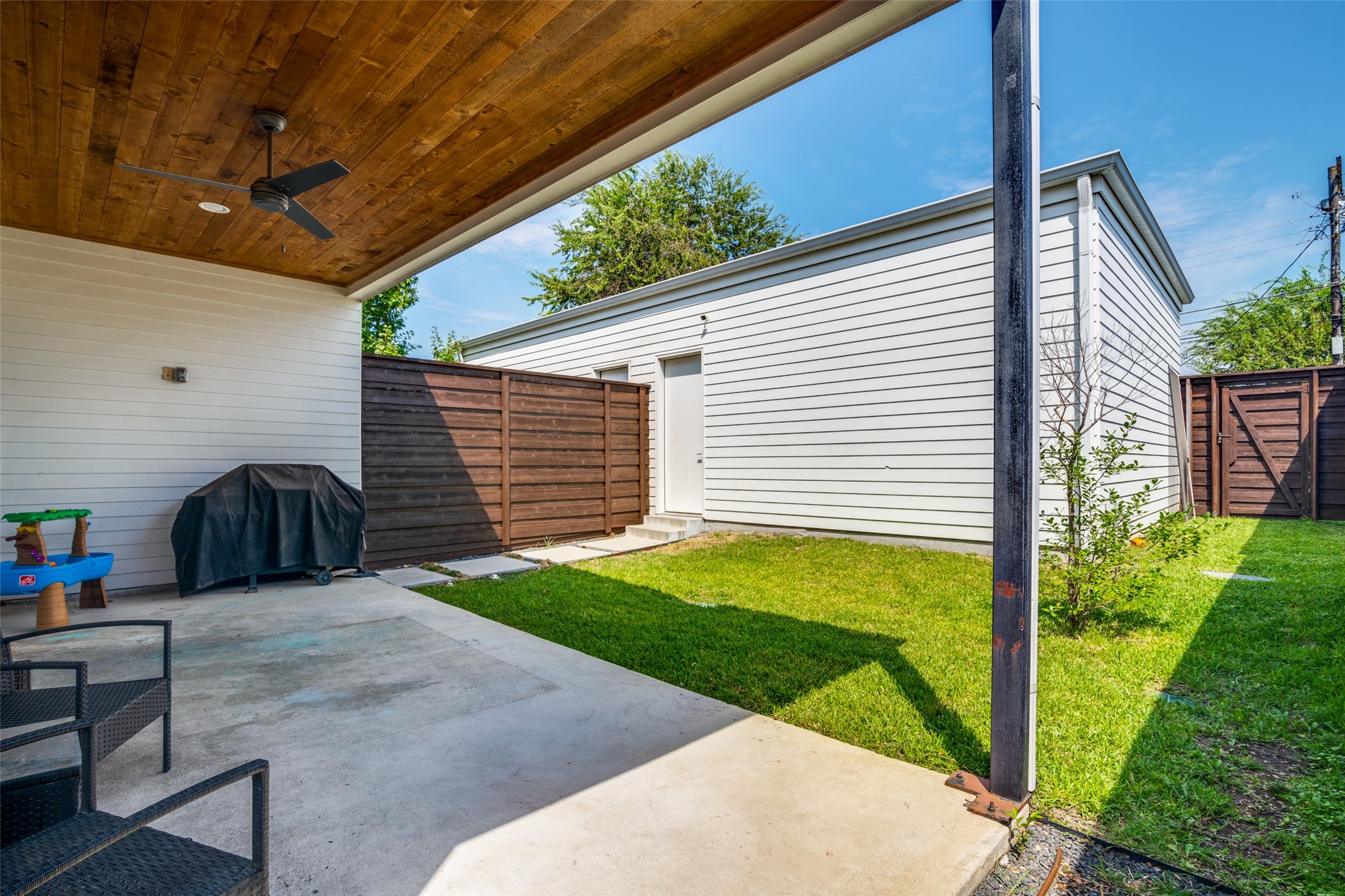 6479 Lontos Drive